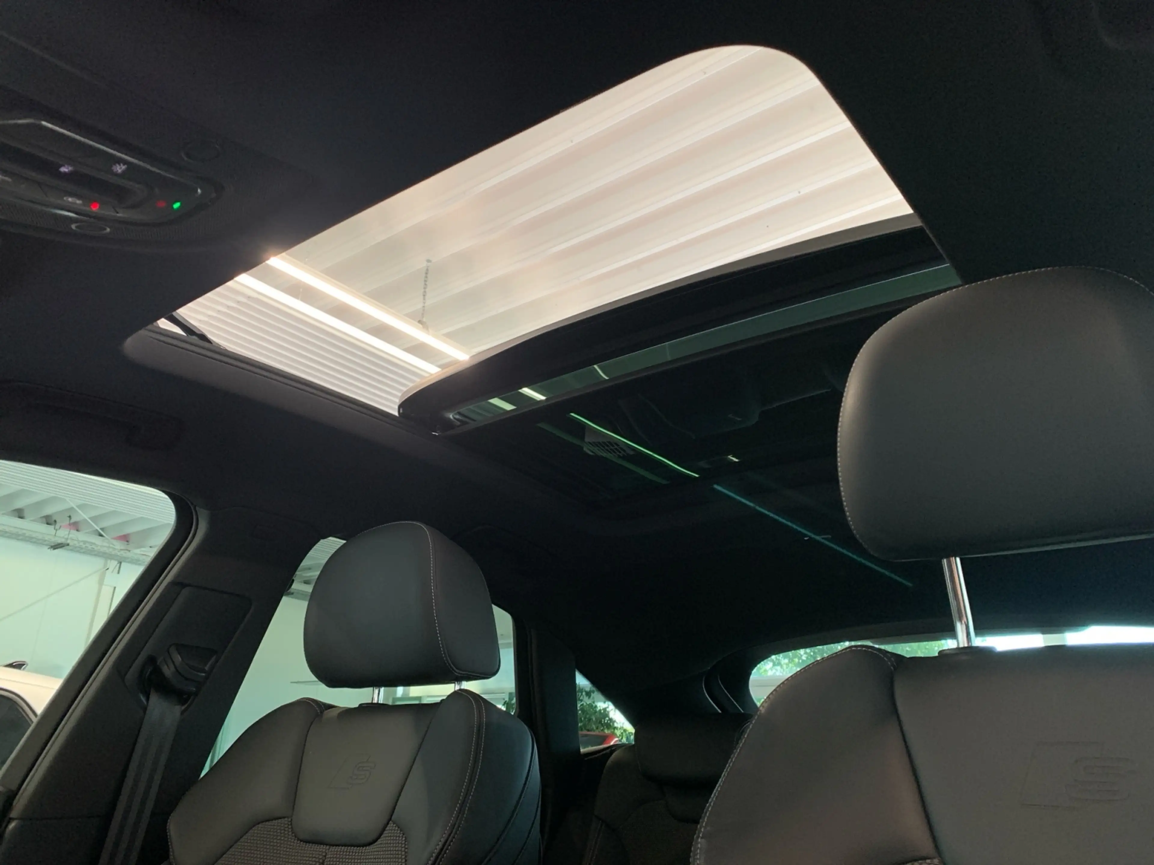 Audi Q5 Sportback 55 TFSIe S line PANO AIR MATRIX — photo 11