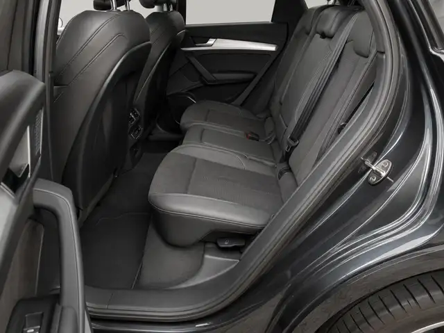 Audi Q5 view 5