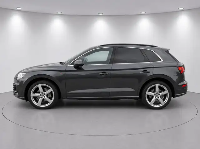 Audi Q5 view 13
