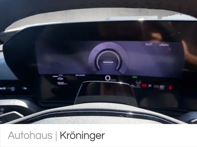 Audi A6 Avant view 12