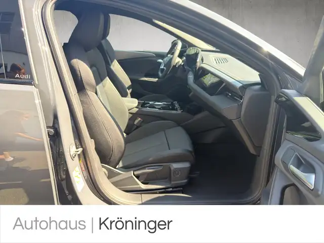 Audi A6 Avant view 9
