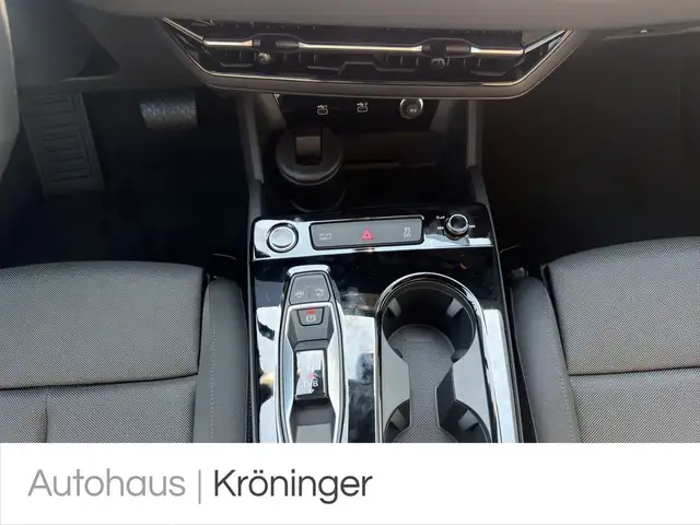 Audi A6 Avant view 14