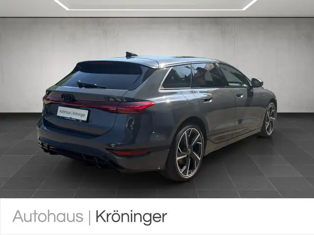 Audi A6 Avant view 2