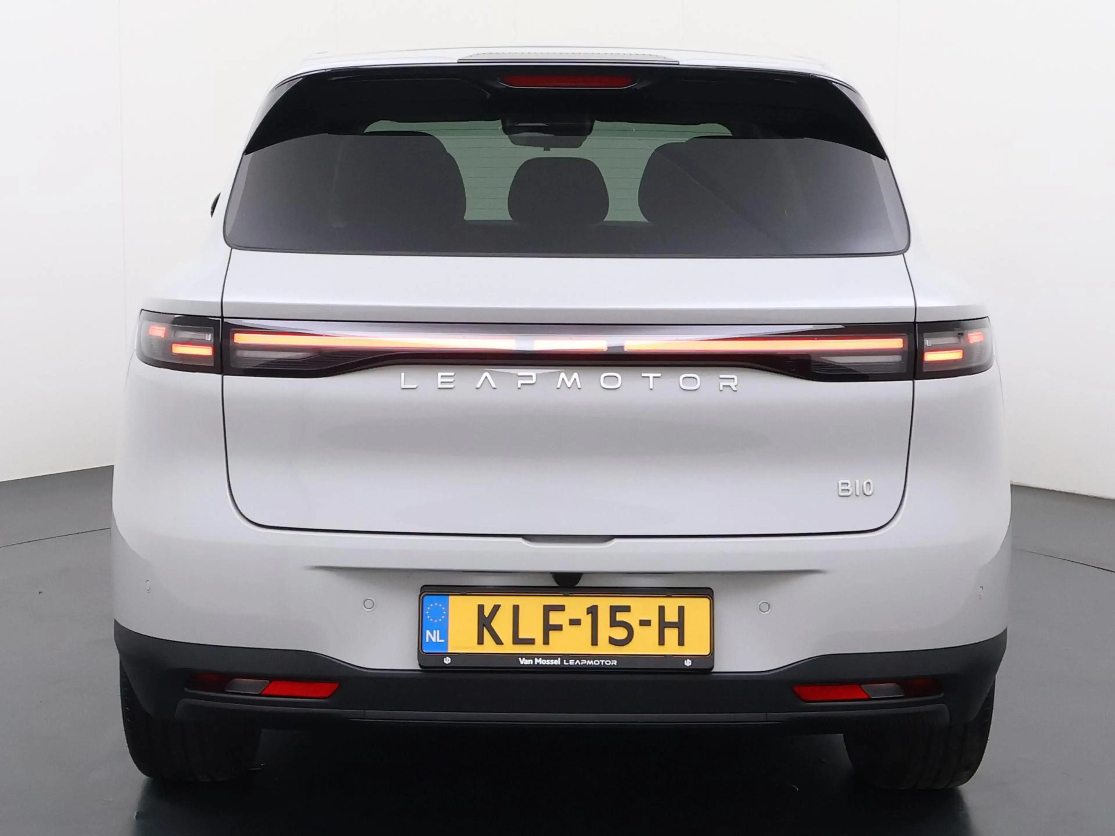 Leapmotor B10 Design Hybrid EV 18.8 kWh — photo 8