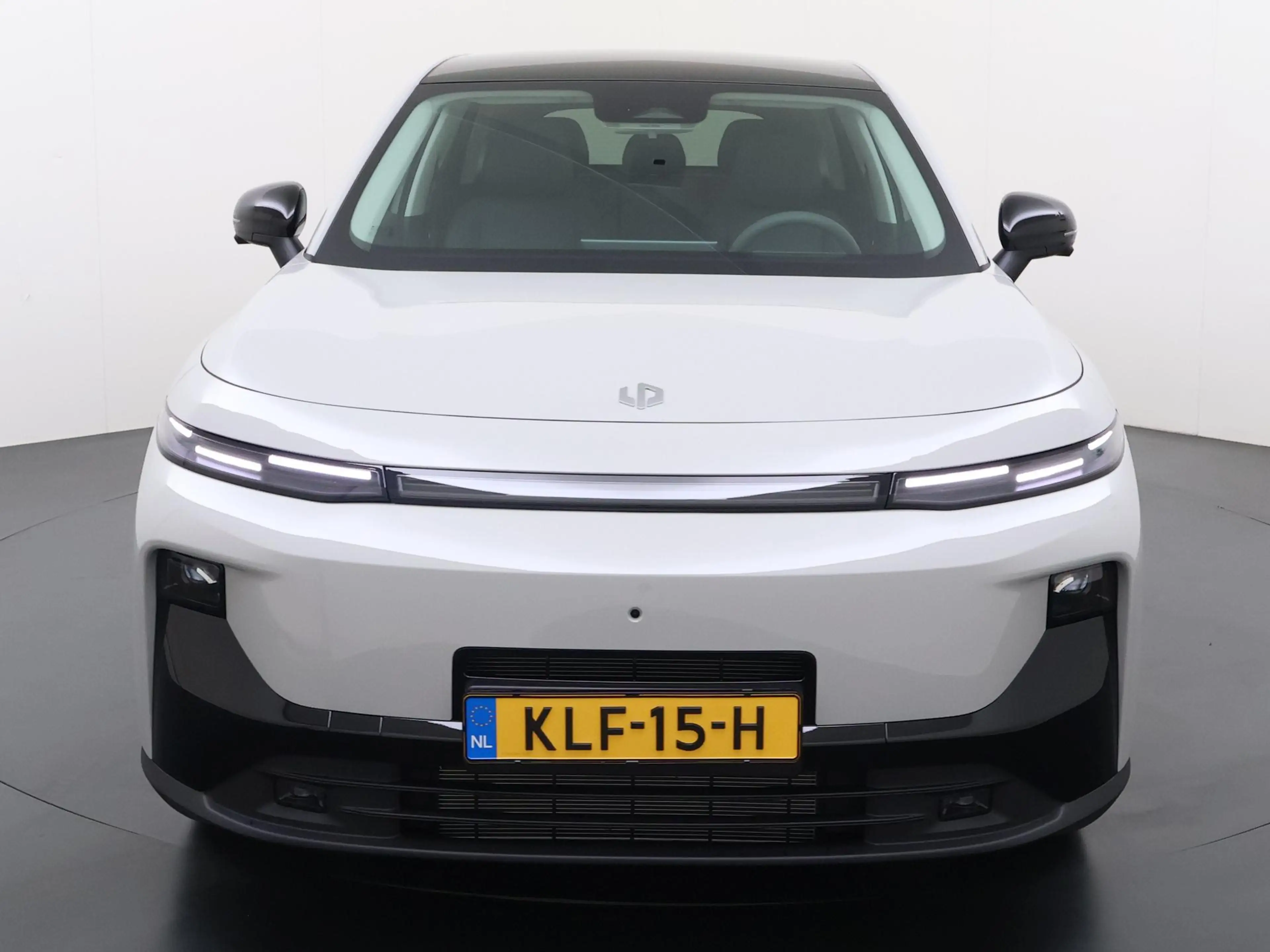 Leapmotor B10 Design Hybrid EV 18.8 kWh — photo 9
