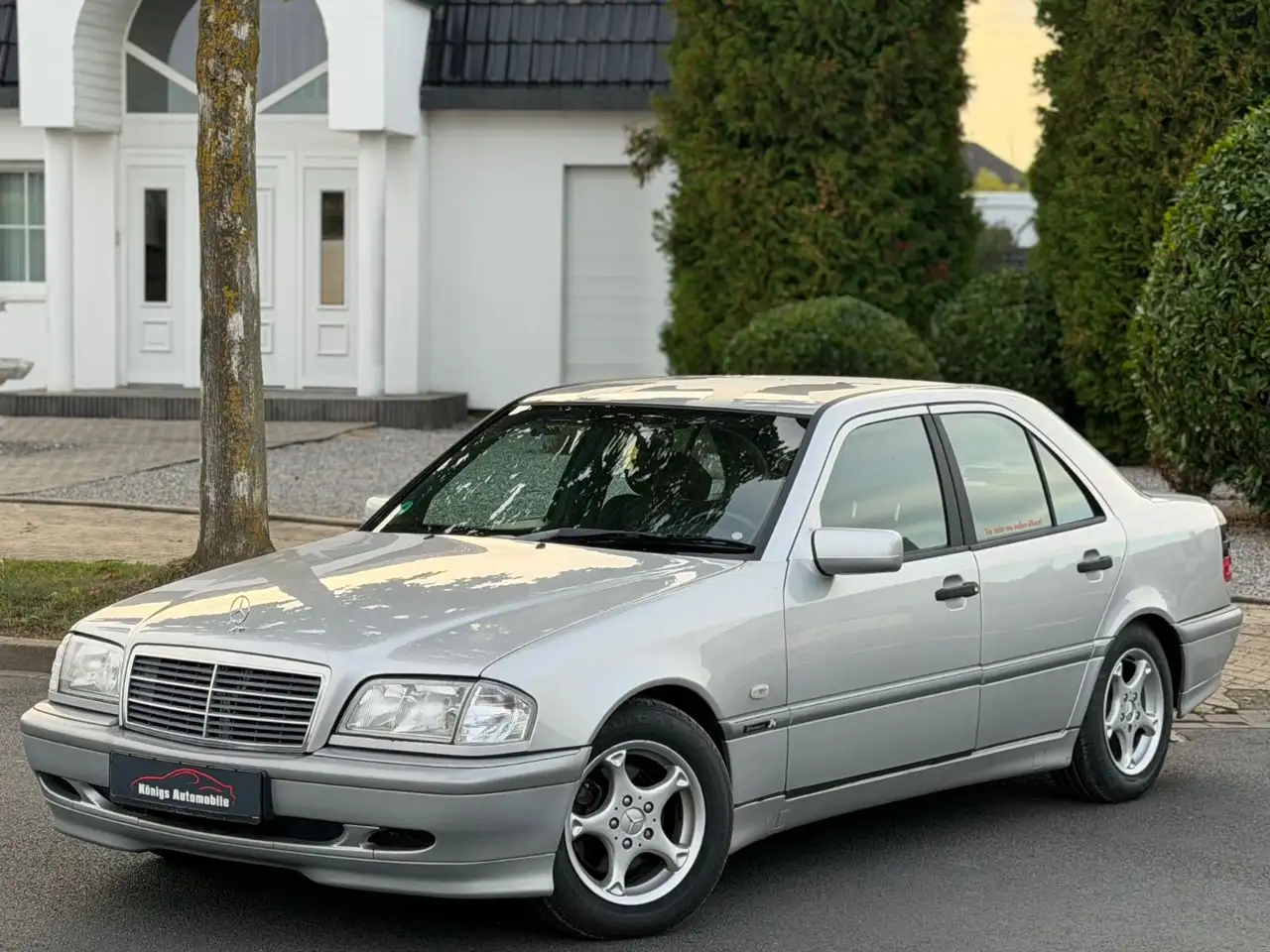 Mercedes-Benz C 180 *BEHINDERTENGERECHTER SONDERUMBAU*, foto 1