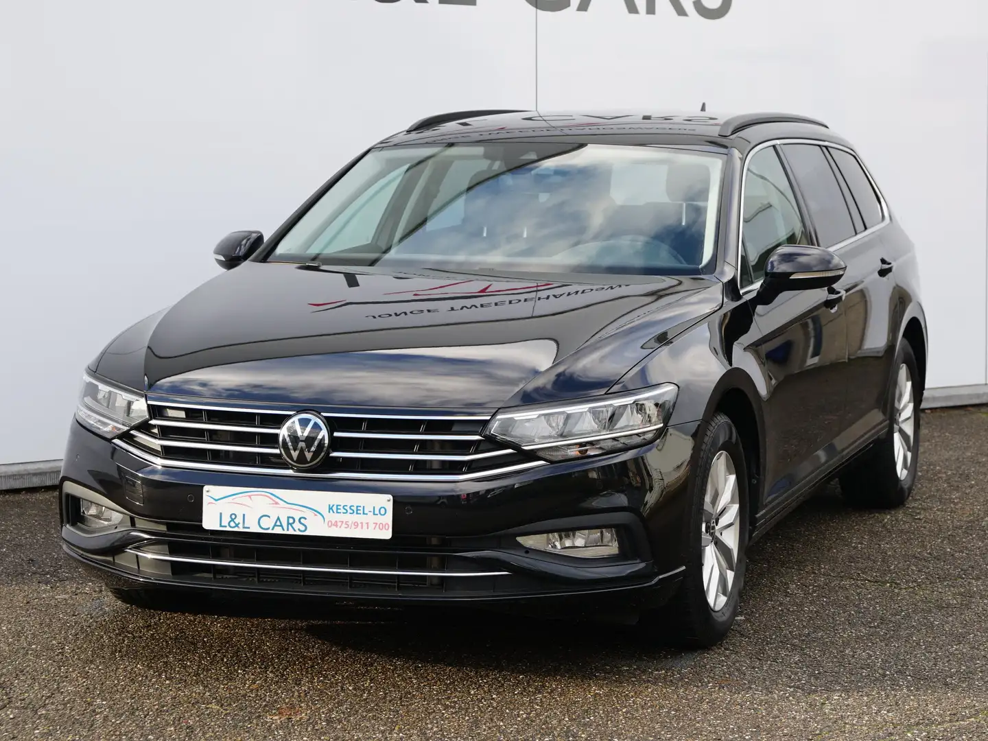 Volkswagen Passat Variant 1.5 TSI DSG MASSAGEZETEL FULL LED CARPLAY VERW Z Negro - 1