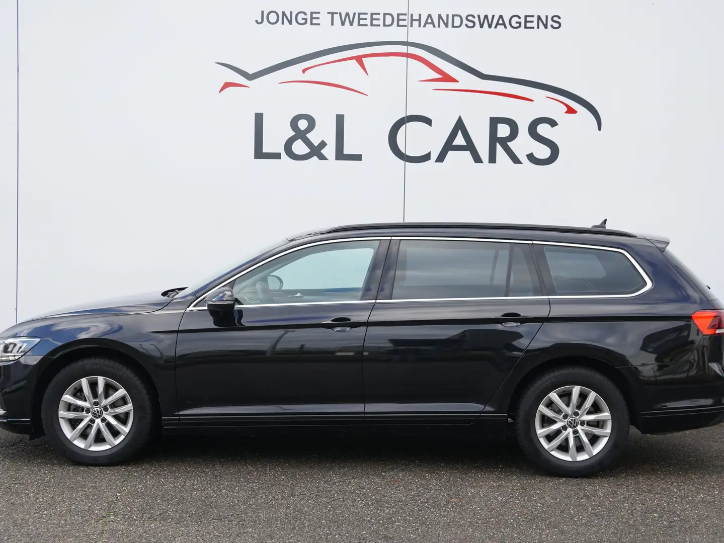 Volkswagen Passat Variant 1.5 TSI DSG MASSAGEZETEL FULL LED CARPLAY VERW Z Negro - 2
