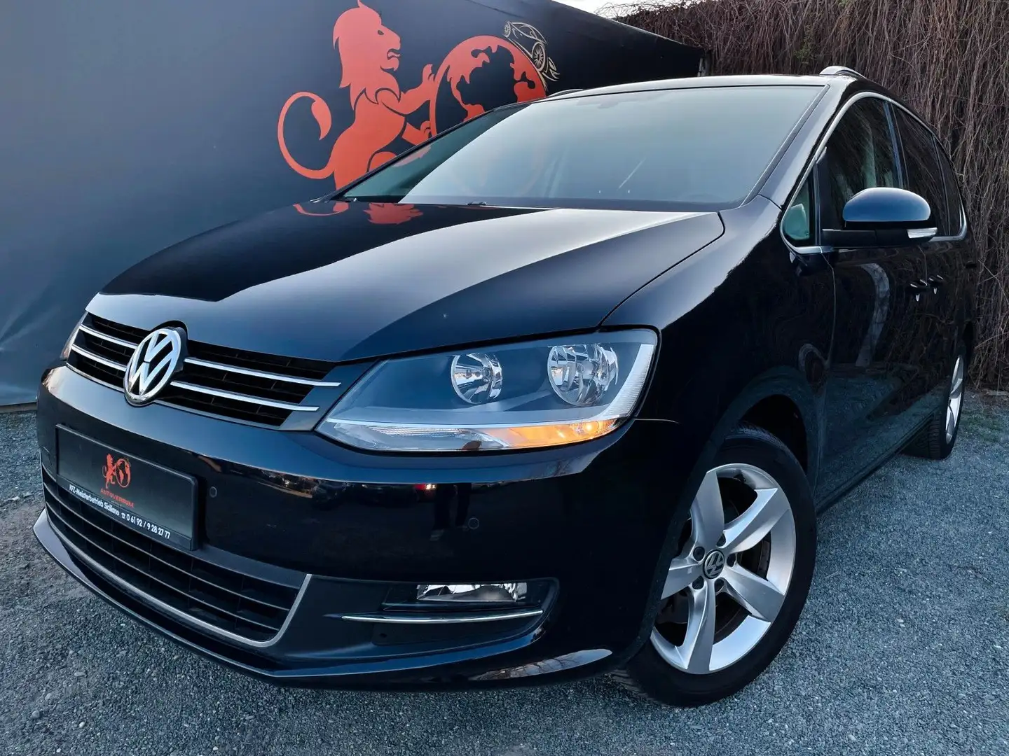 Volkswagen Sharan #TÜV#PANO#ISOFIX#KLIMA#NAVI#LEDER#SHZ#TOP Schwarz - 2