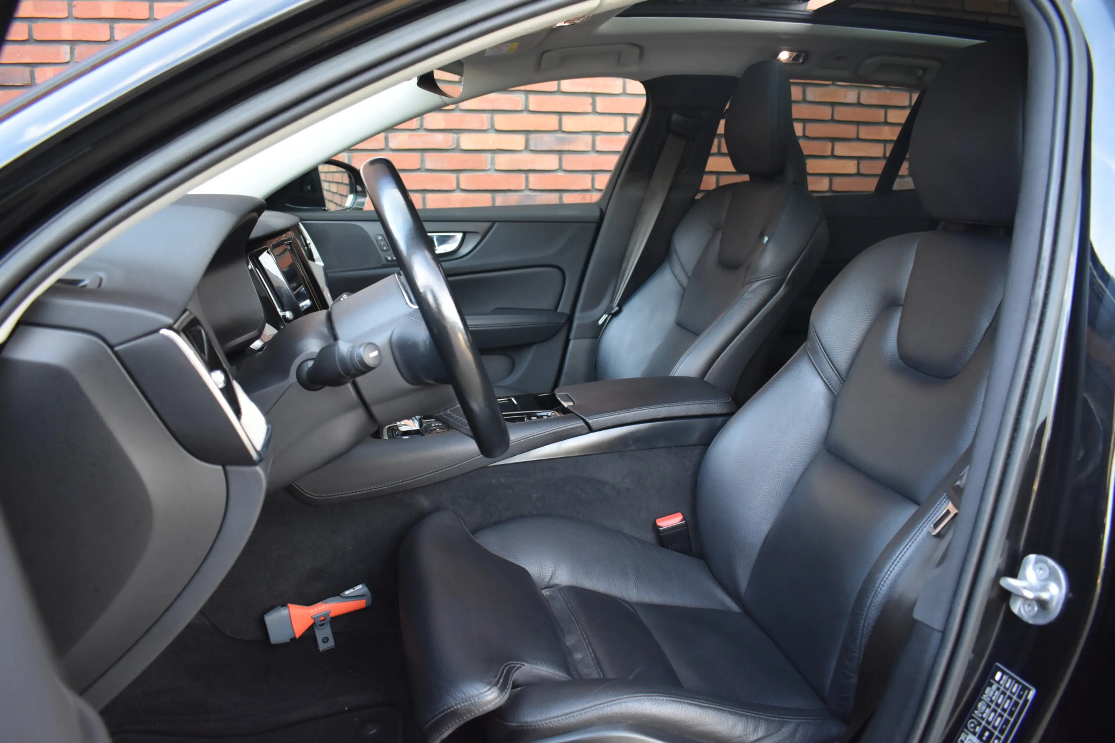 Volvo V60 T8 455PK Recharge AWD Inscription | Trekhaak | Lig — photo 14
