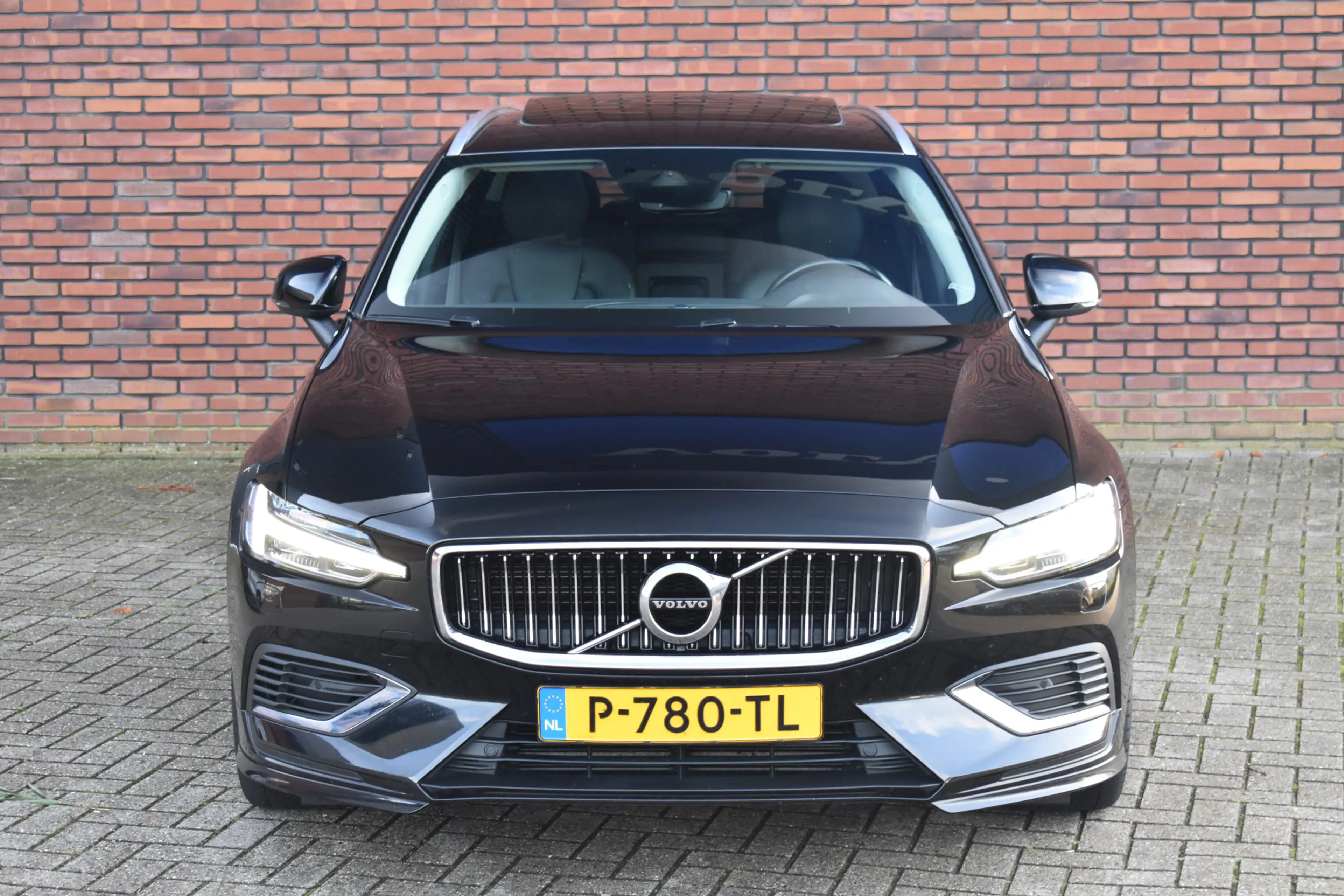 Volvo V60 T8 455PK Recharge AWD Inscription | Trekhaak | Lig — photo 5