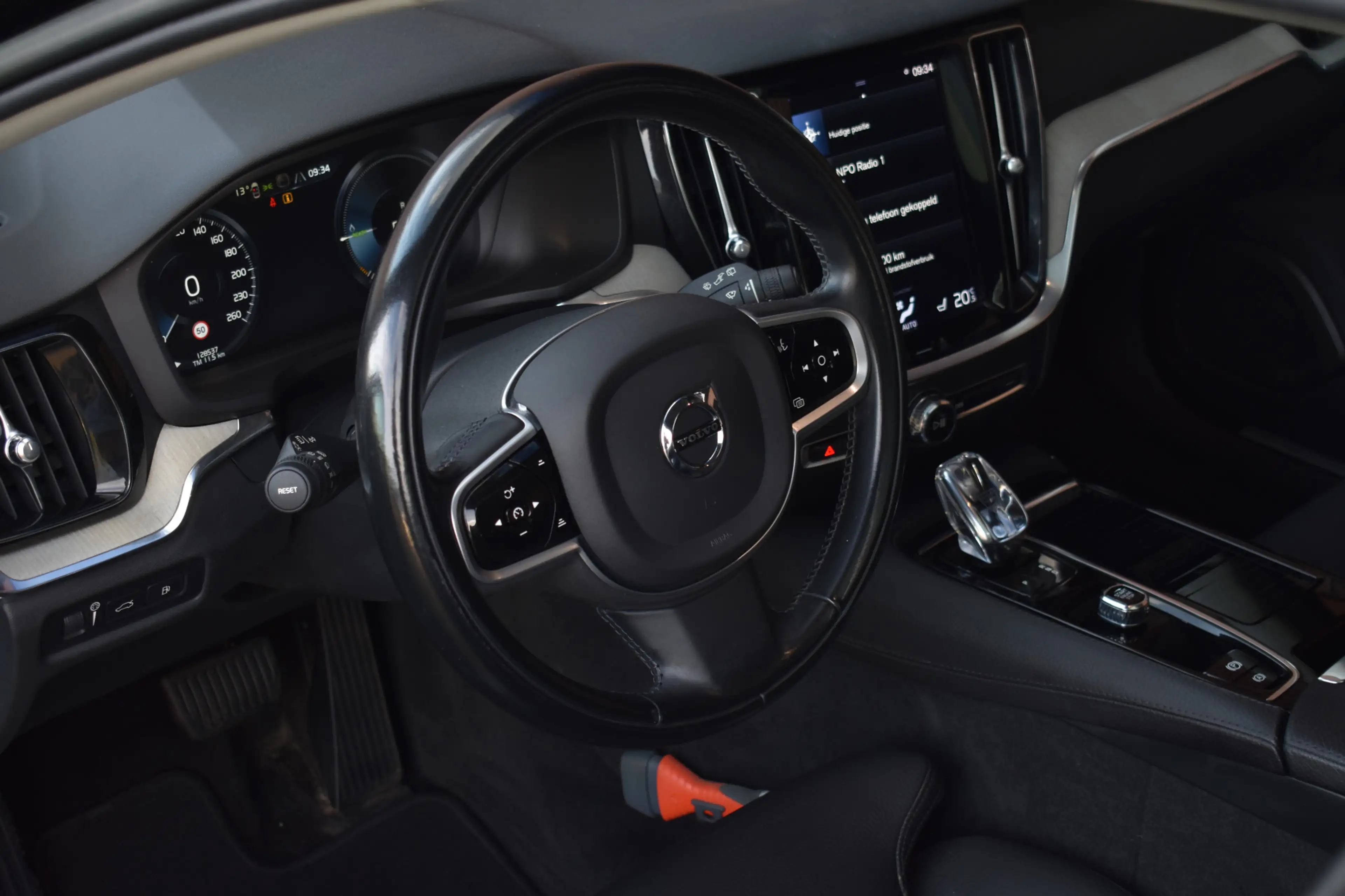 Volvo V60 T8 455PK Recharge AWD Inscription | Trekhaak | Lig — photo 13