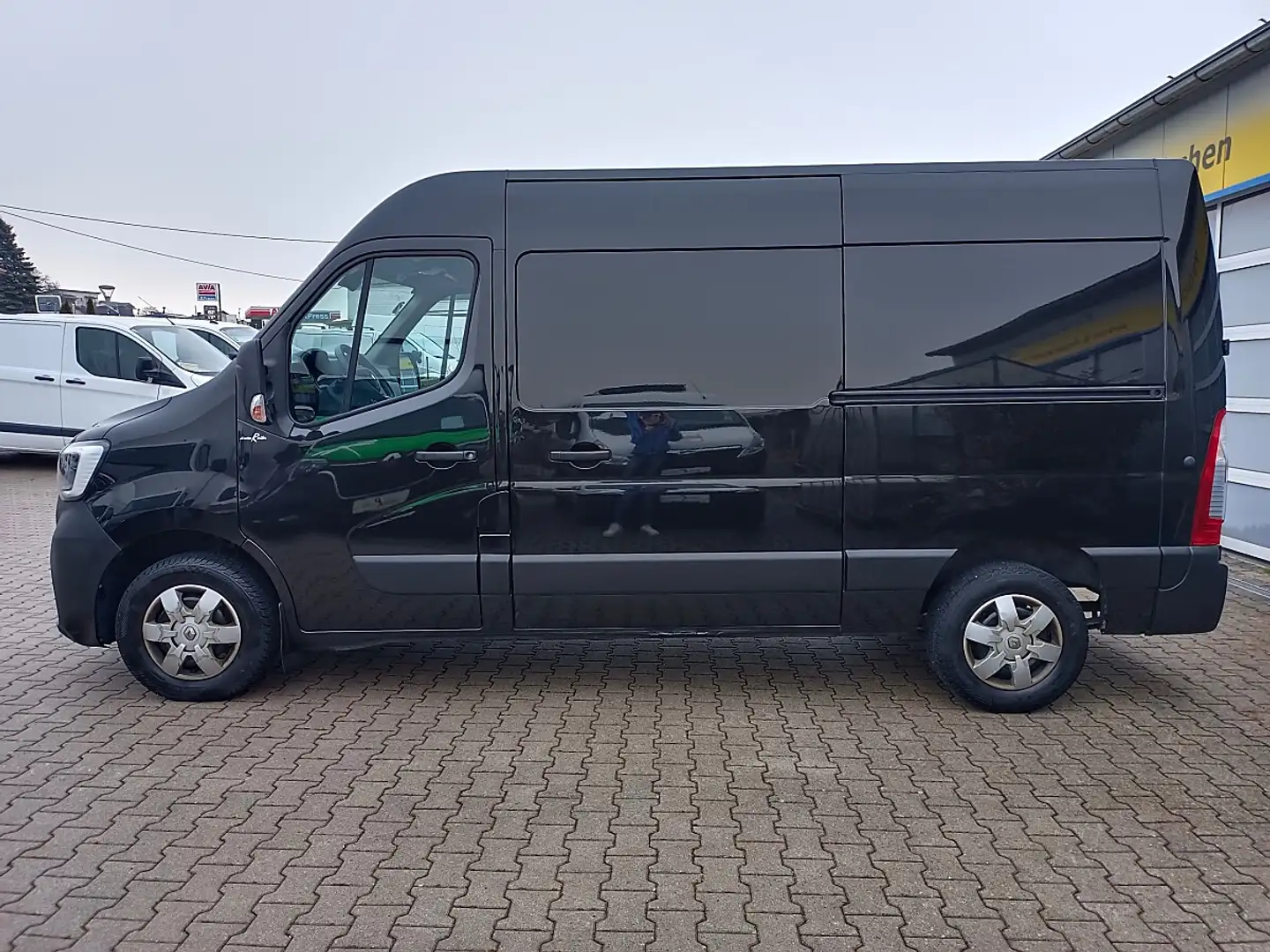 Renault Master Master L2H2 3,5t ENERGY Aut. dCi 180 QS Schwarz - 2