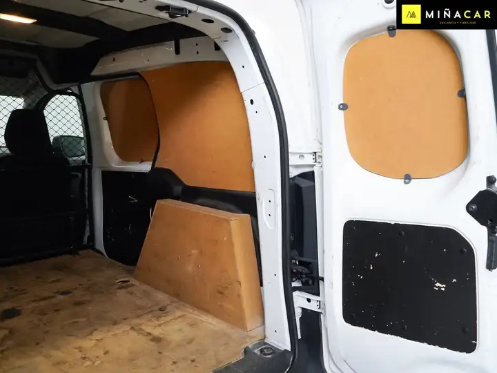 Renault Kangoo 2022, foto 18