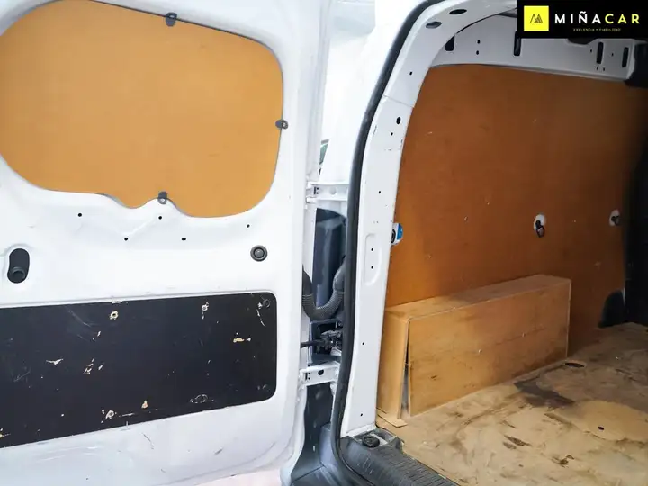 Renault Kangoo 2022, foto 17