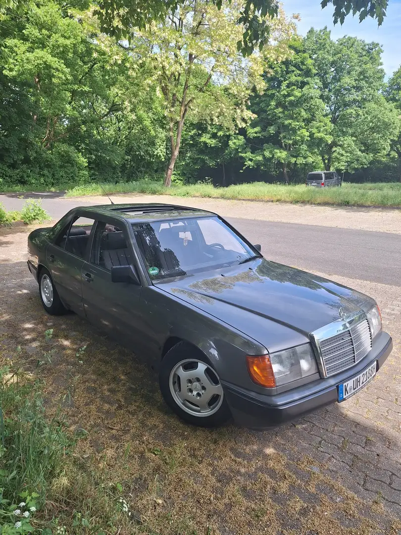 Mercedes-Benz E 230 124er - 2