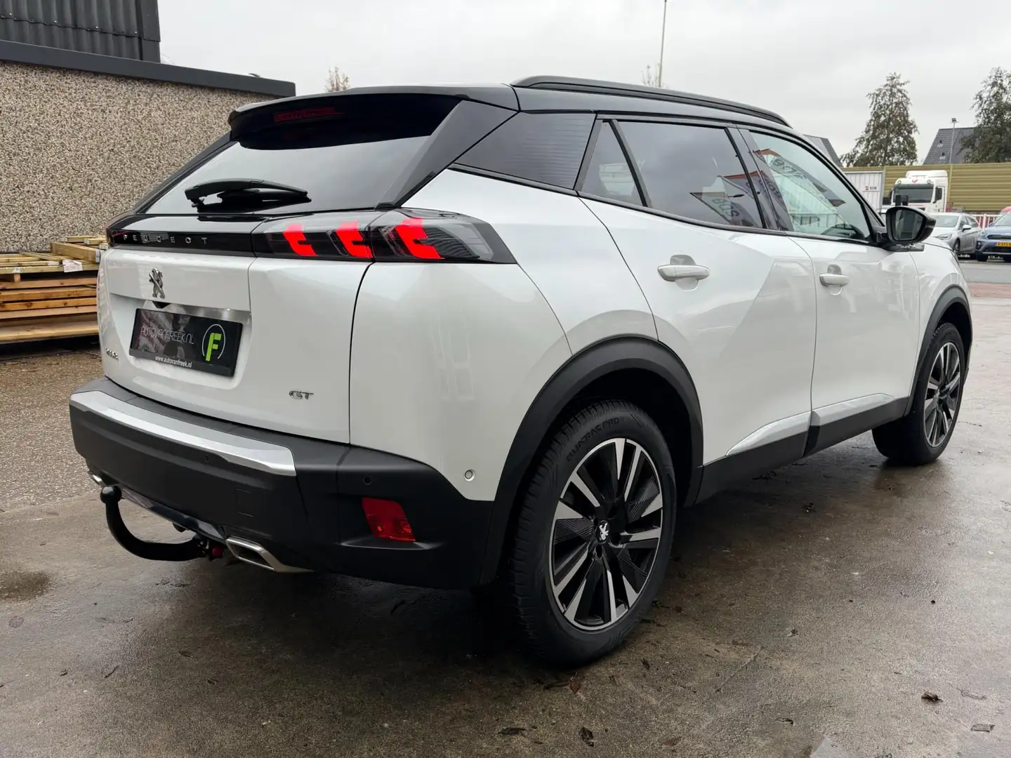 Peugeot 2008 1.2 PureTech GT 131pk AUT. |1E EIG | DEALER | VIRT Wit - 2