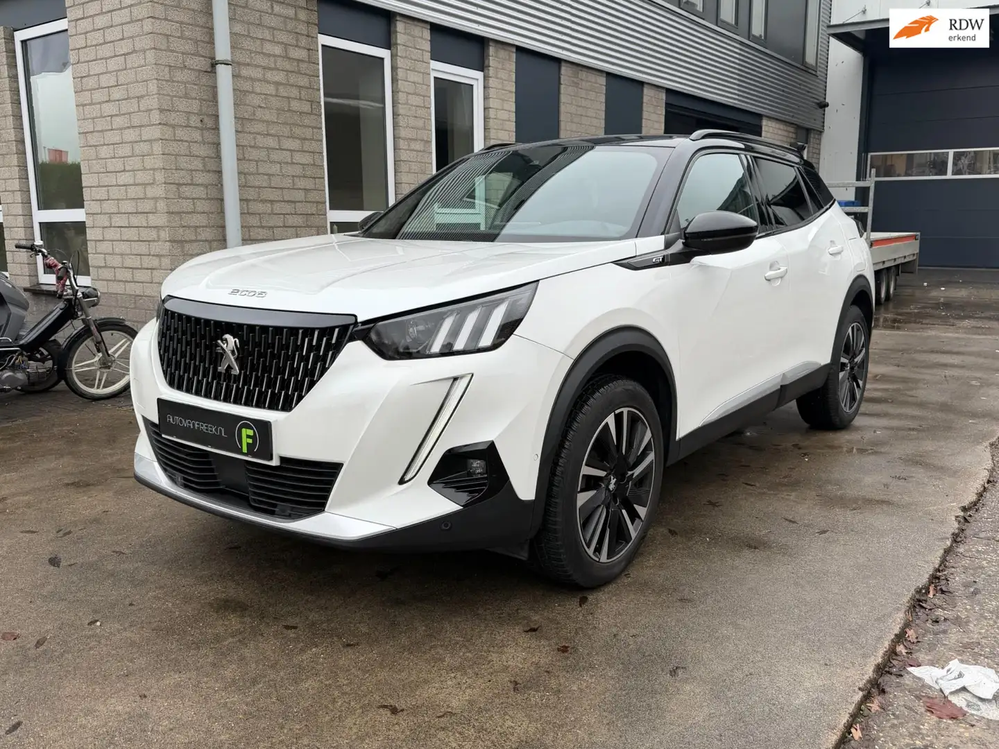 Peugeot 2008 1.2 PureTech GT 131pk AUT. |1E EIG | DEALER | VIRT Wit - 1