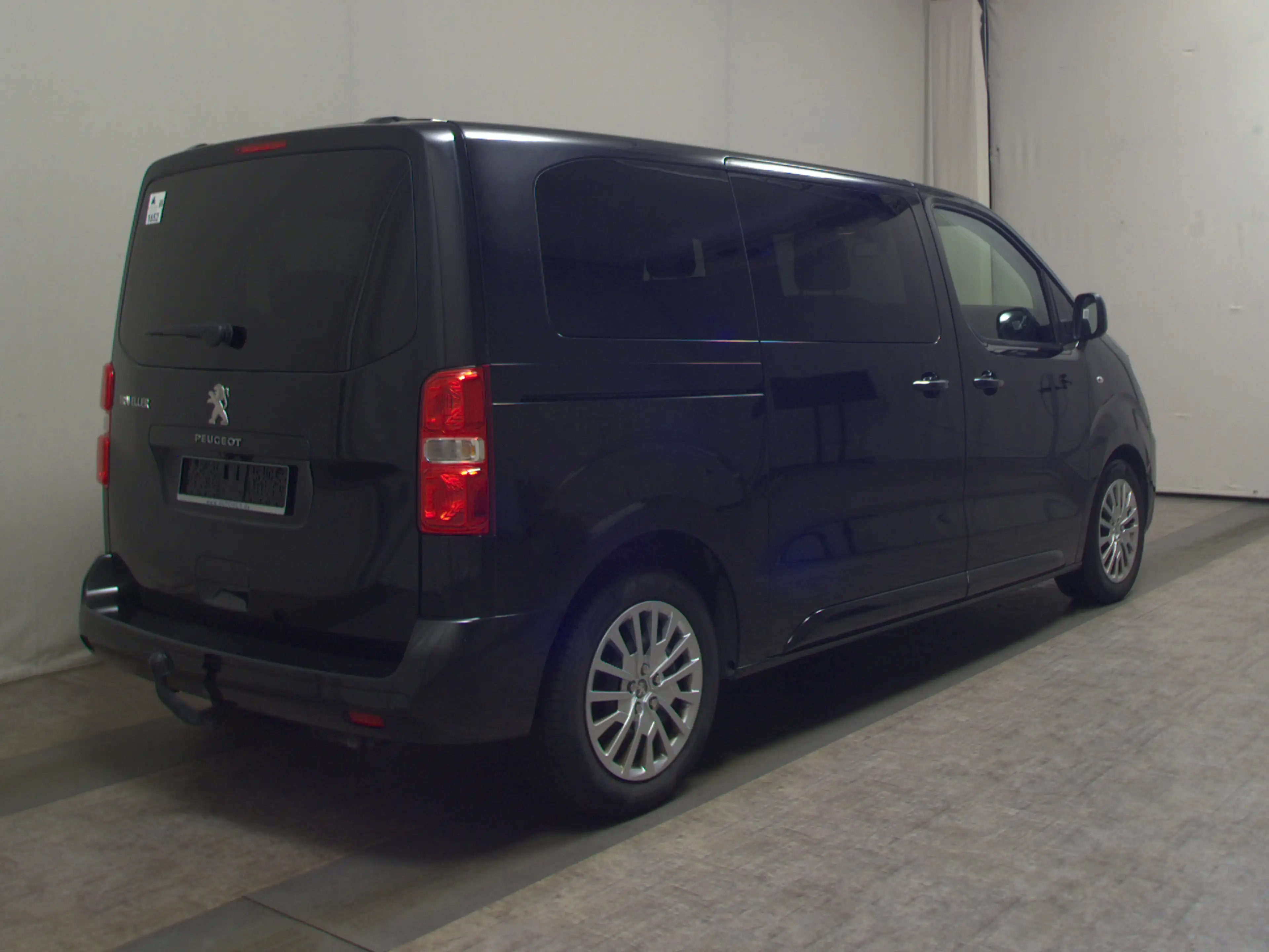 Peugeot Traveller 2.0 BlueHDi Business-Line 8-Sitze AHK — photo 4