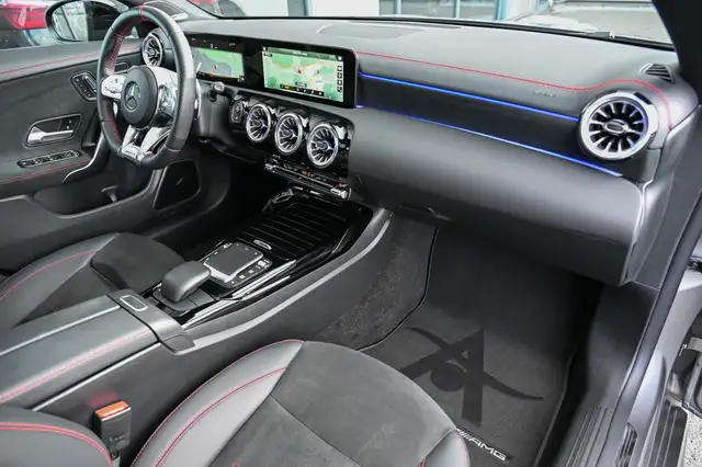 Mercedes-Benz Cla view 11