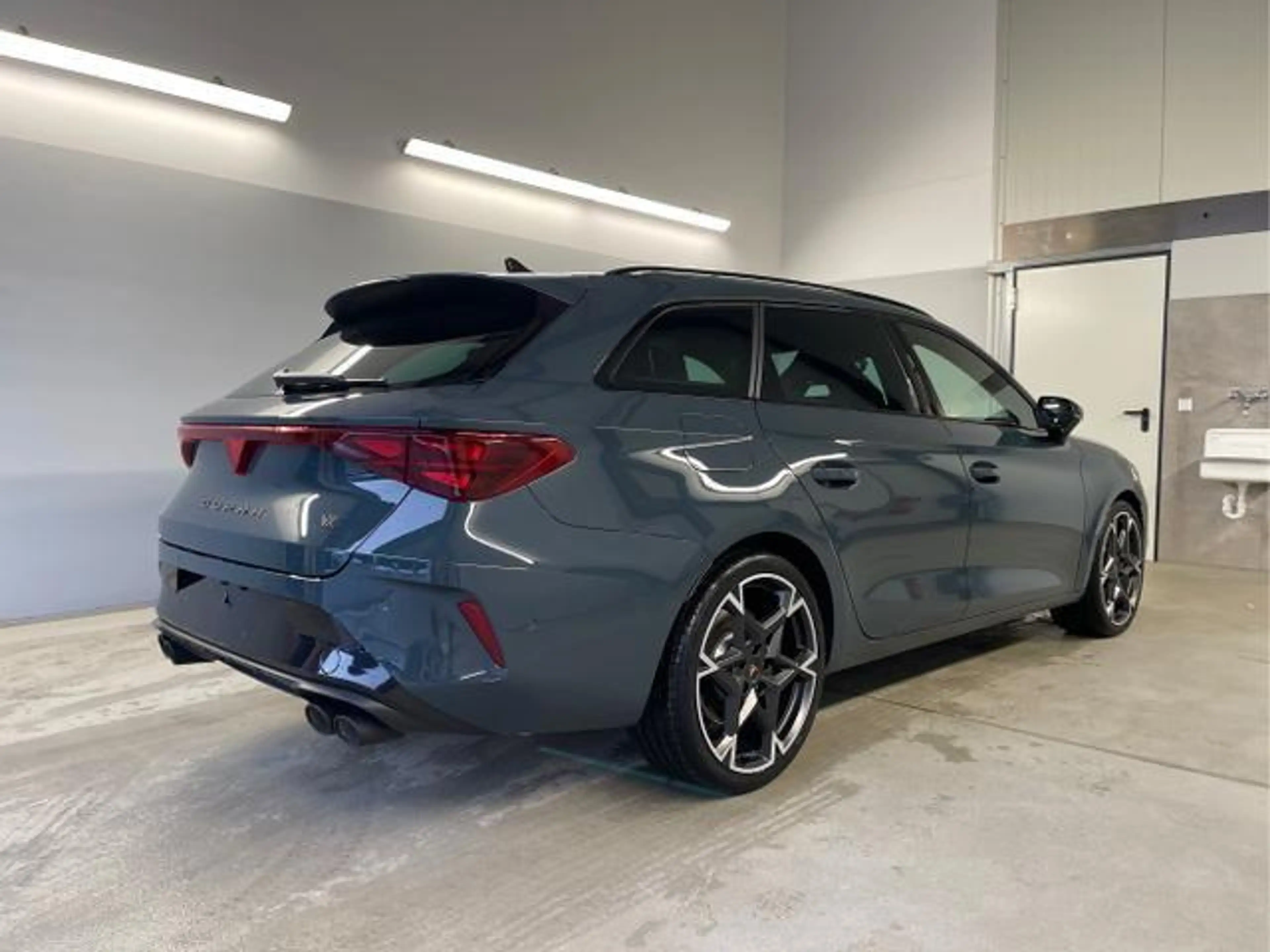 CUPRA Leon VZ 333PS DSG 4Drive Matrix+Navi+AHK+Alu19+Sitzheiz — photo 4