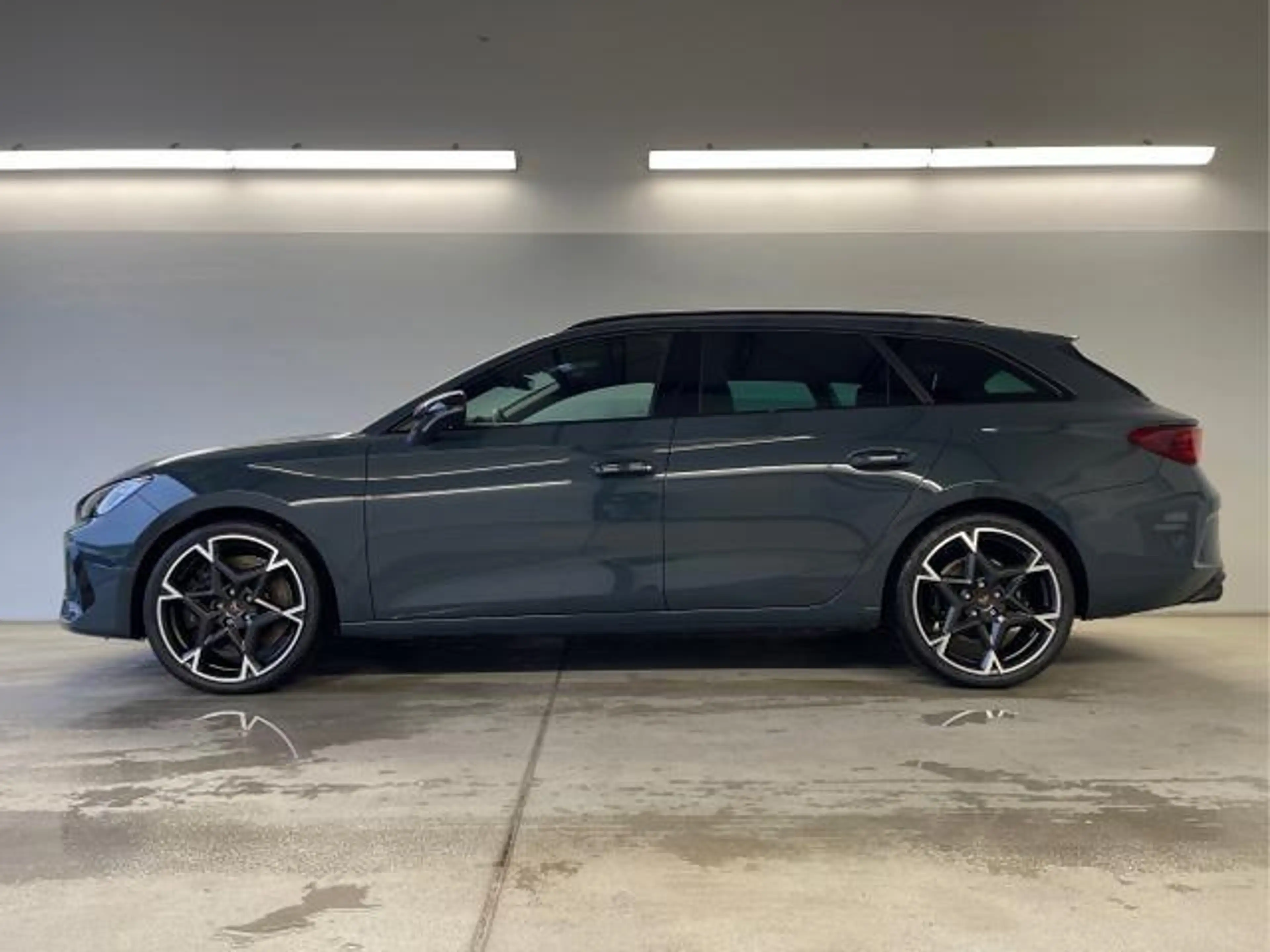 CUPRA Leon VZ 333PS DSG 4Drive Matrix+Navi+AHK+Alu19+Sitzheiz — photo 3