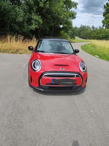 Imagine MINI Cooper SE Classic Trim