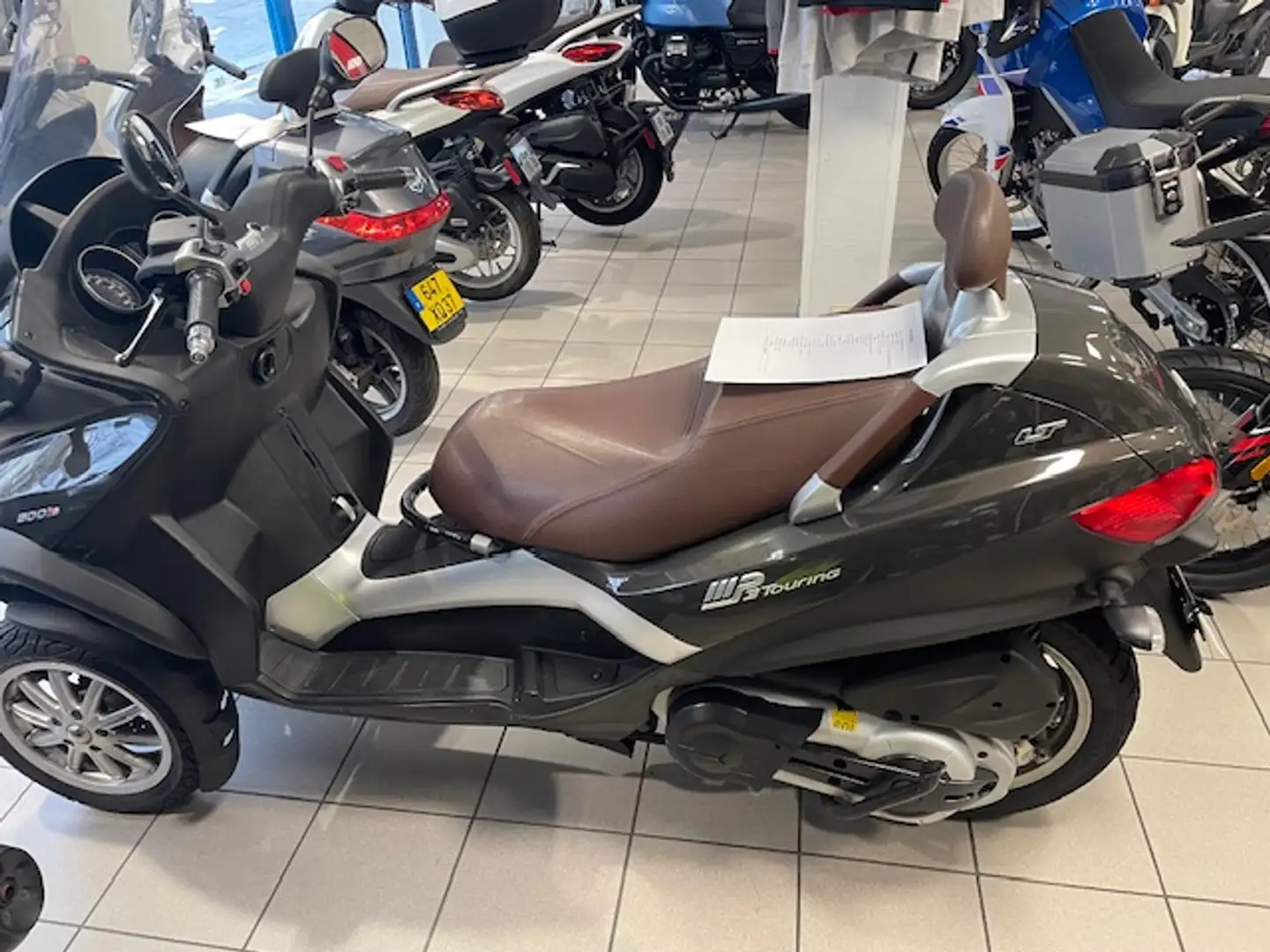 Piaggio MP3 500 Marrón - 1