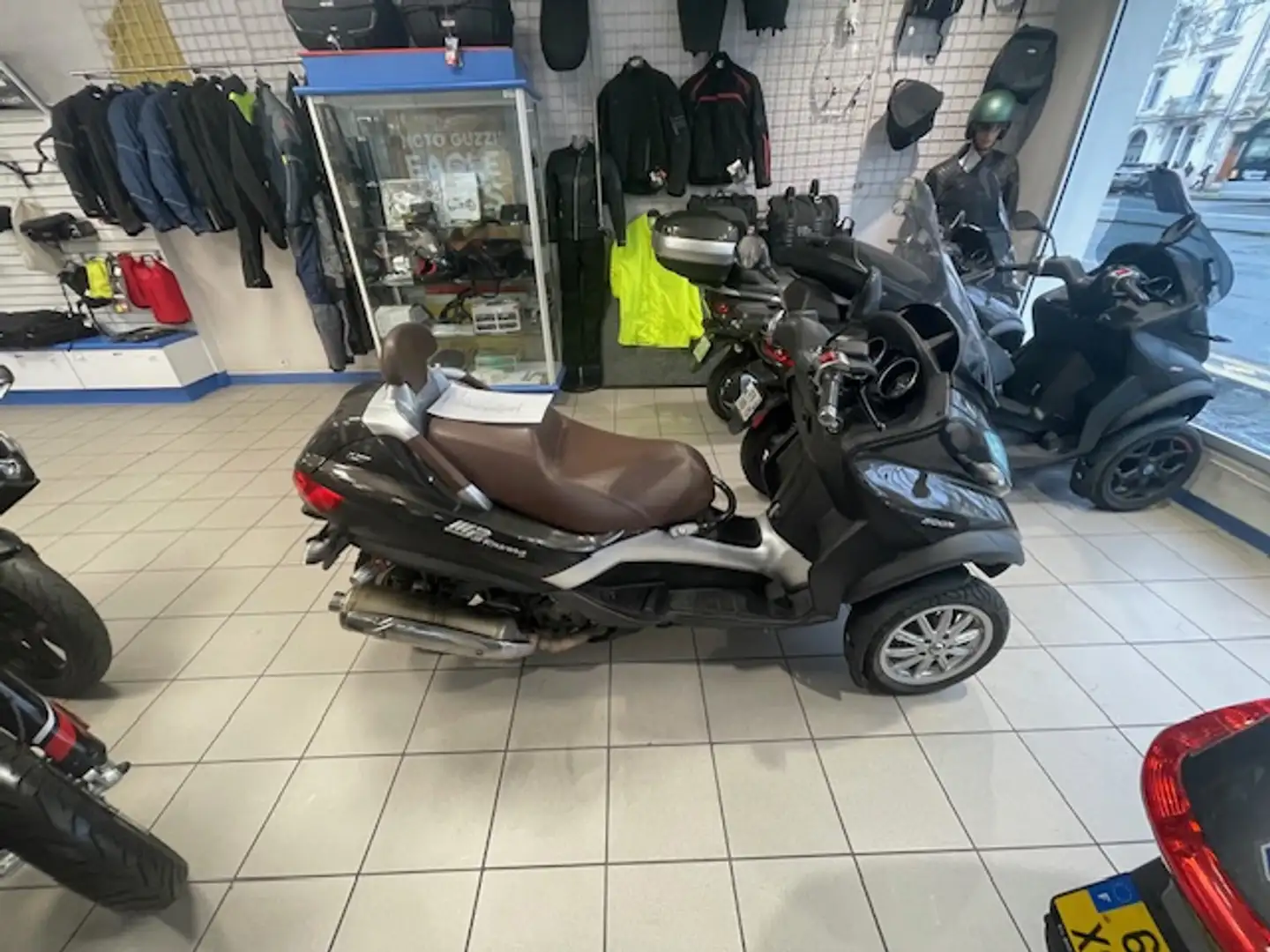 Piaggio MP3 500 Marrón - 2