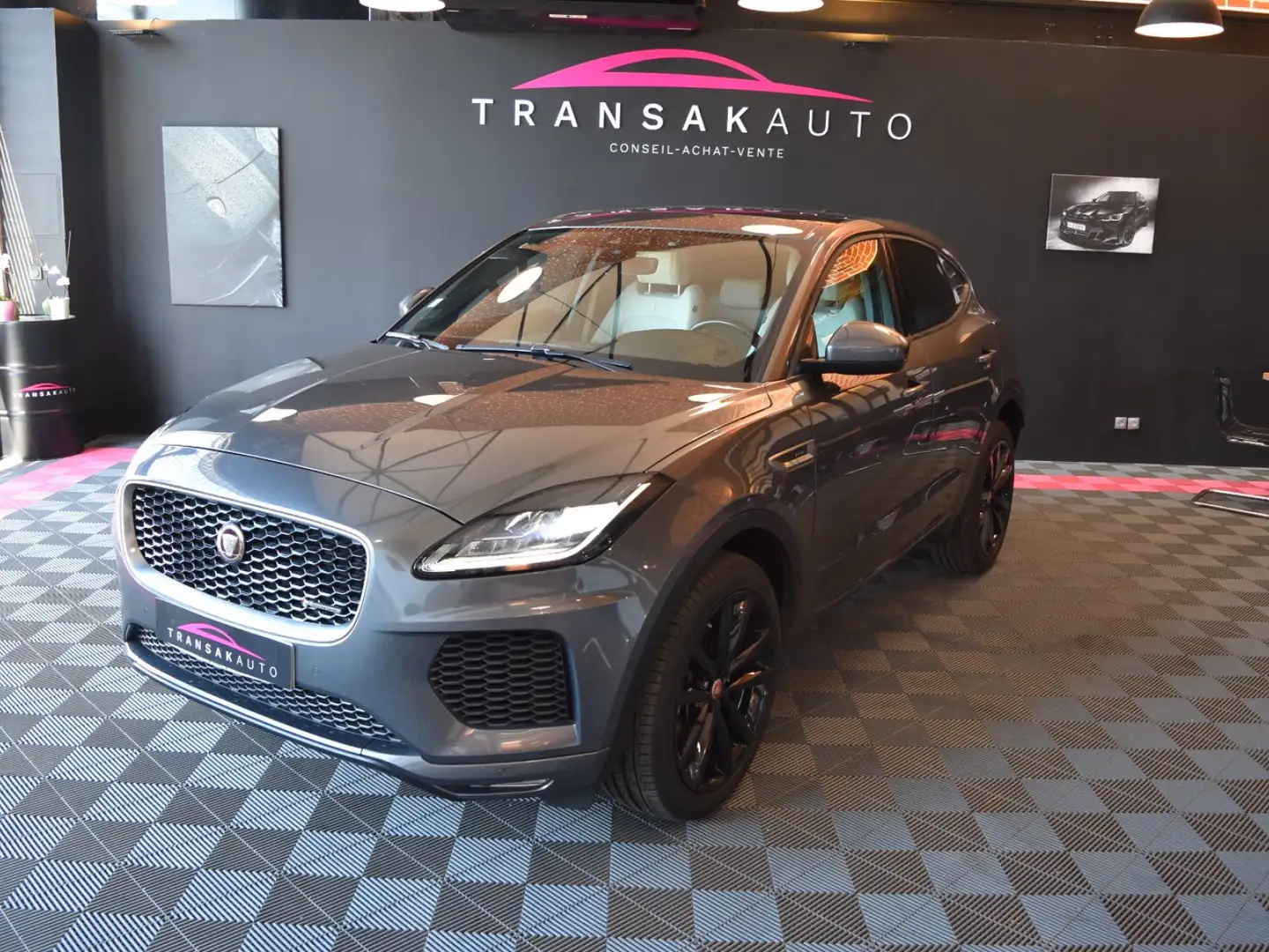 Jaguar E-Pace R-Dynamic HSE Gris - 1