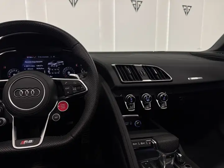 Audi R8 2025, foto 18
