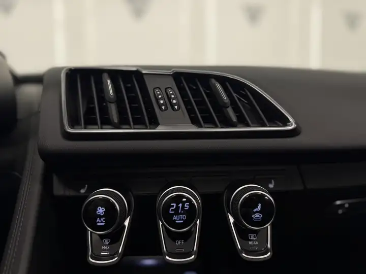 Audi R8 2025, foto 19
