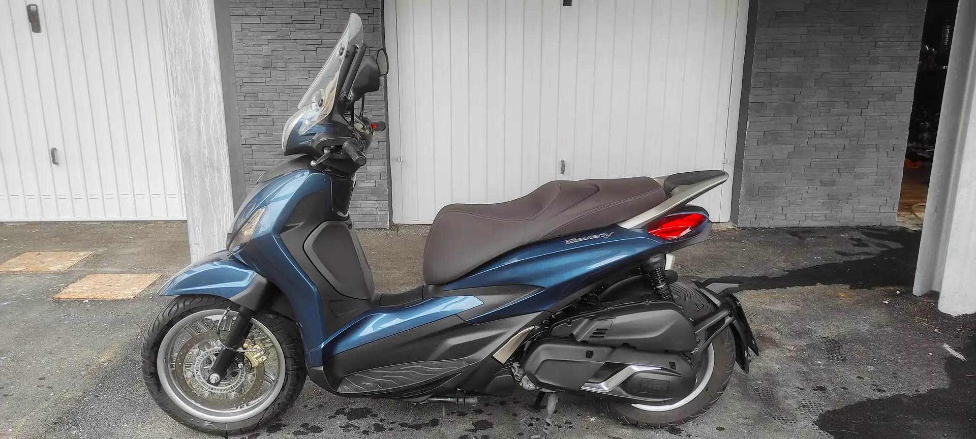 Piaggio Beverly 400 Beverly 400 Hpe colorazione Blu Oxygen Modrá - 1