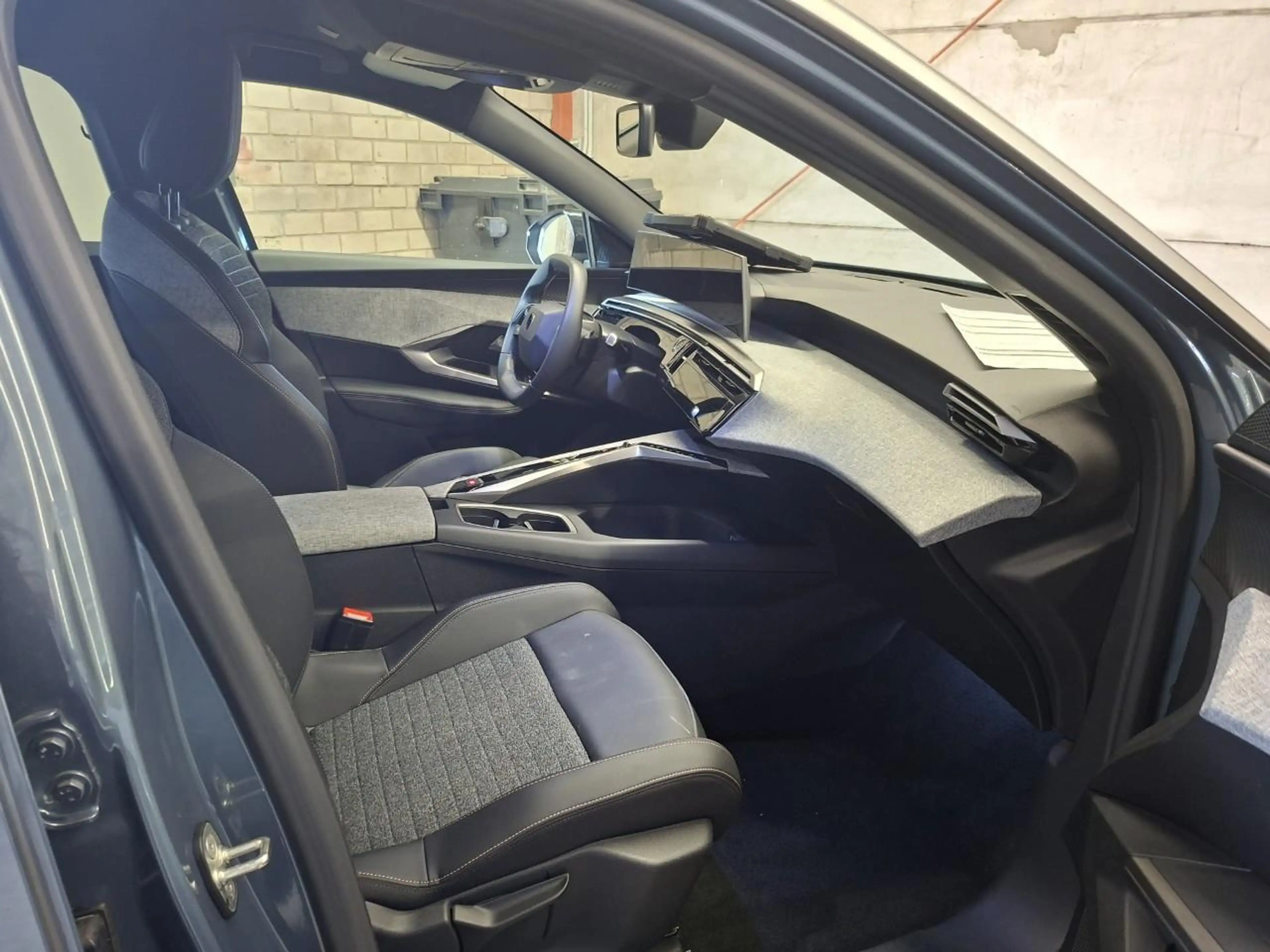 Peugeot 3008 Hybrid 145 Allure*Navi*360°Kam*ACC*Le/Shz* — photo 8