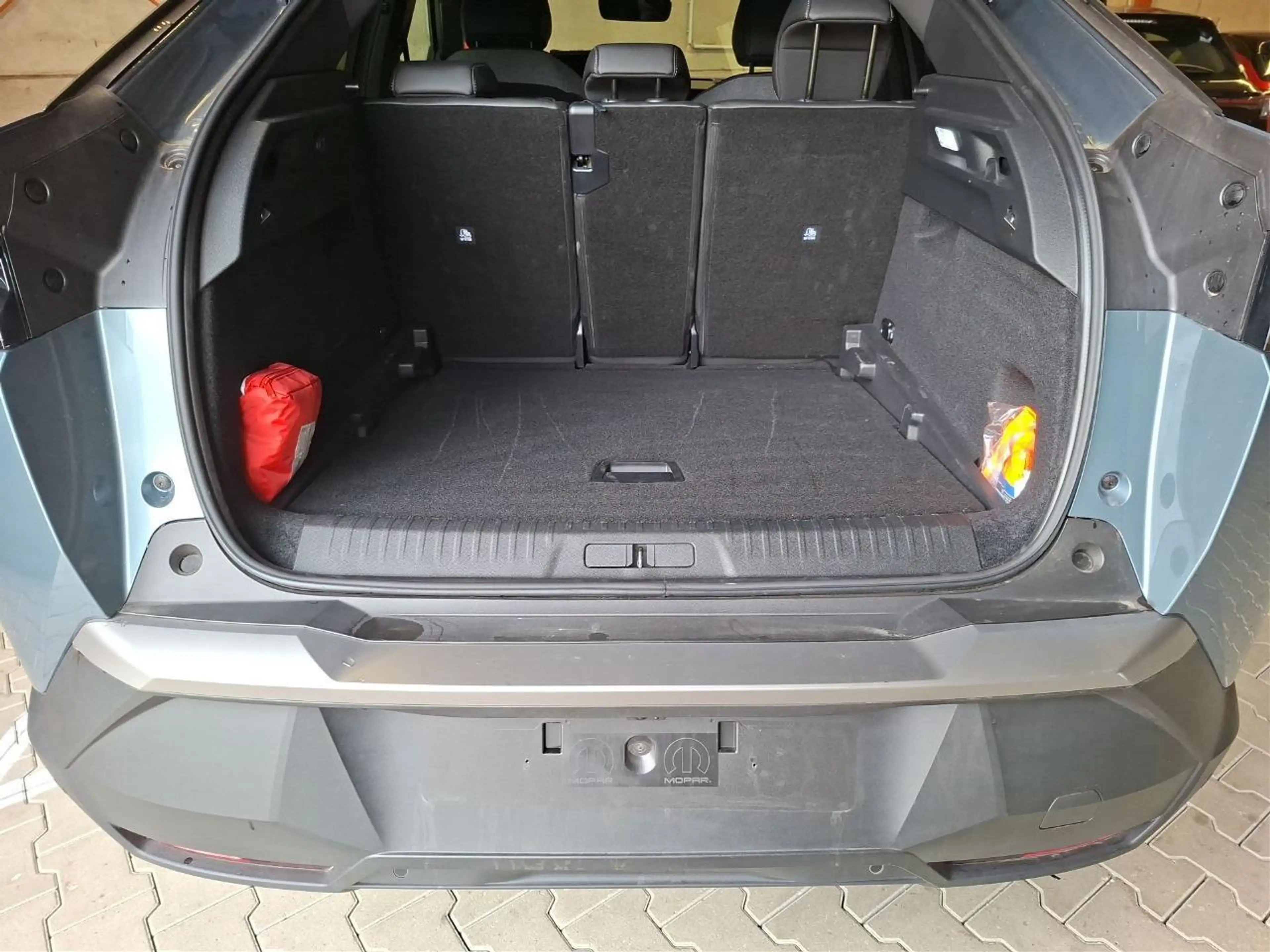 Peugeot 3008 Hybrid 145 Allure*Navi*360°Kam*ACC*Le/Shz* — photo 5