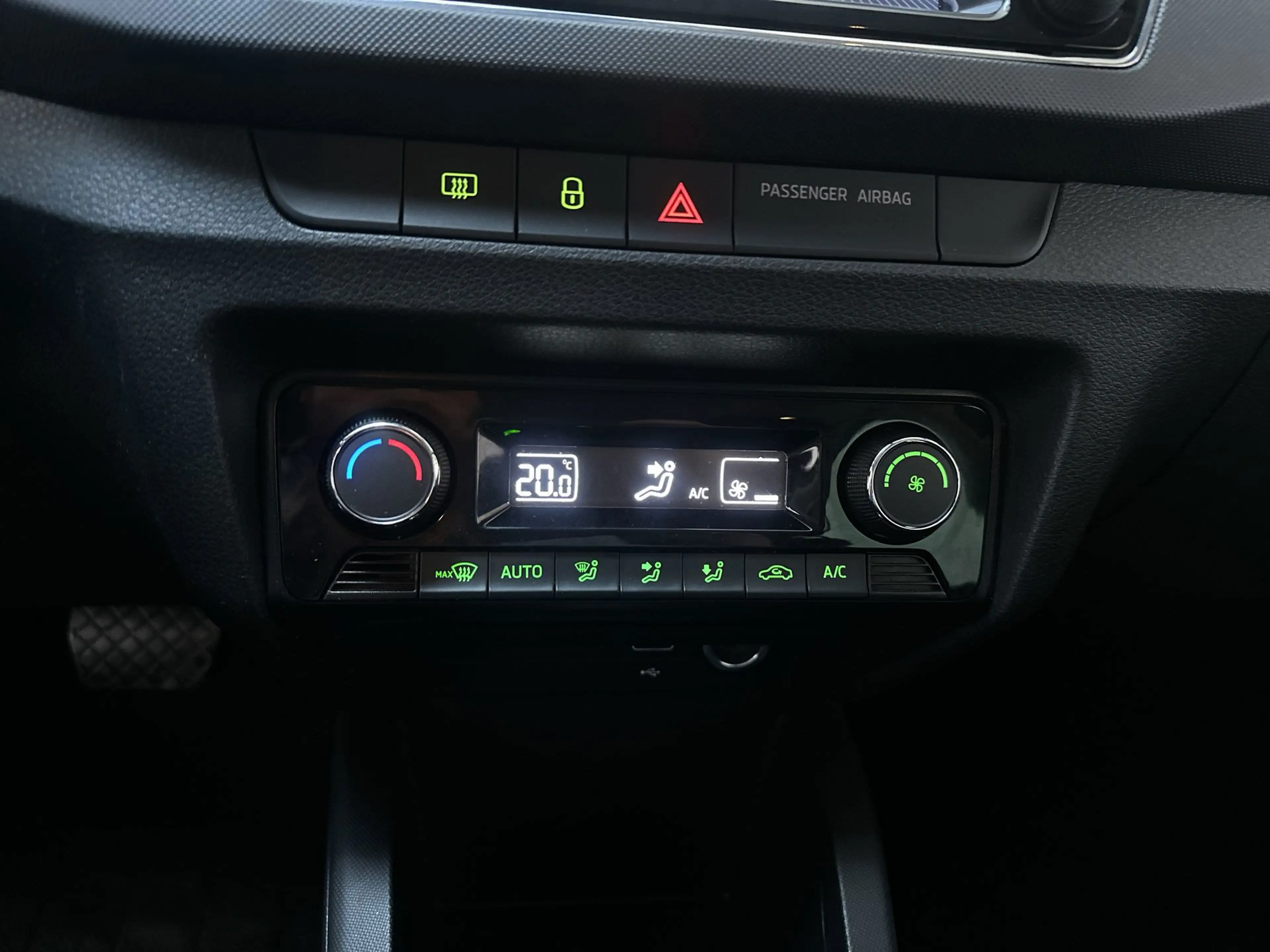 Skoda Fabia Combi 1.0 TSI DSG Ambition Climate Control Parkeer — photo 20