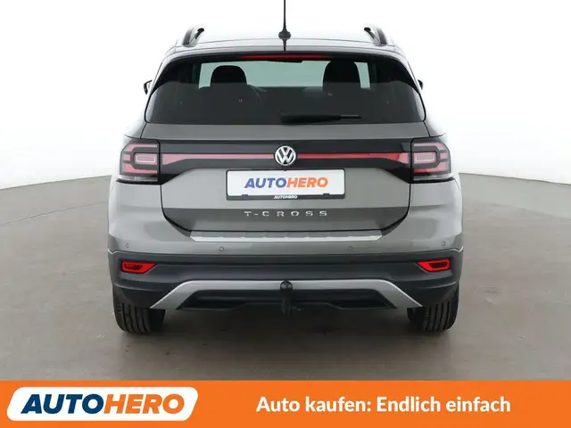 Volkswagen T-Cross view 5