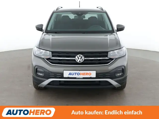 Volkswagen T-Cross view 9