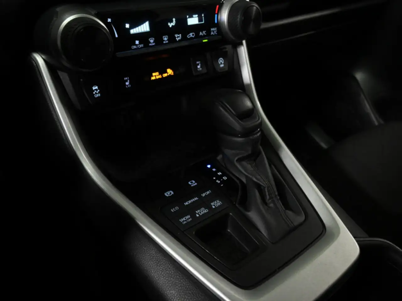 Toyota RAV 4 снимка Toyota RAV 4