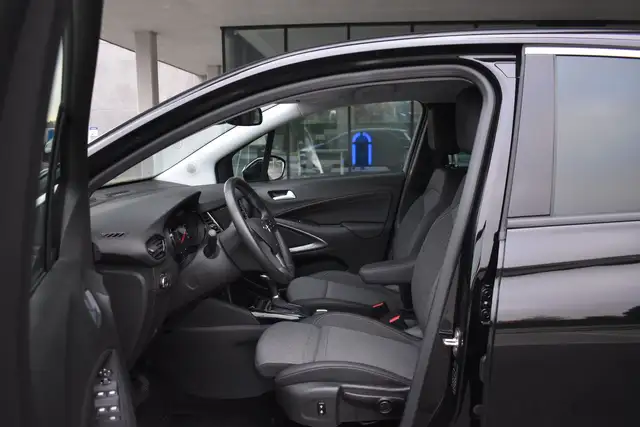 Opel Crossland view 12
