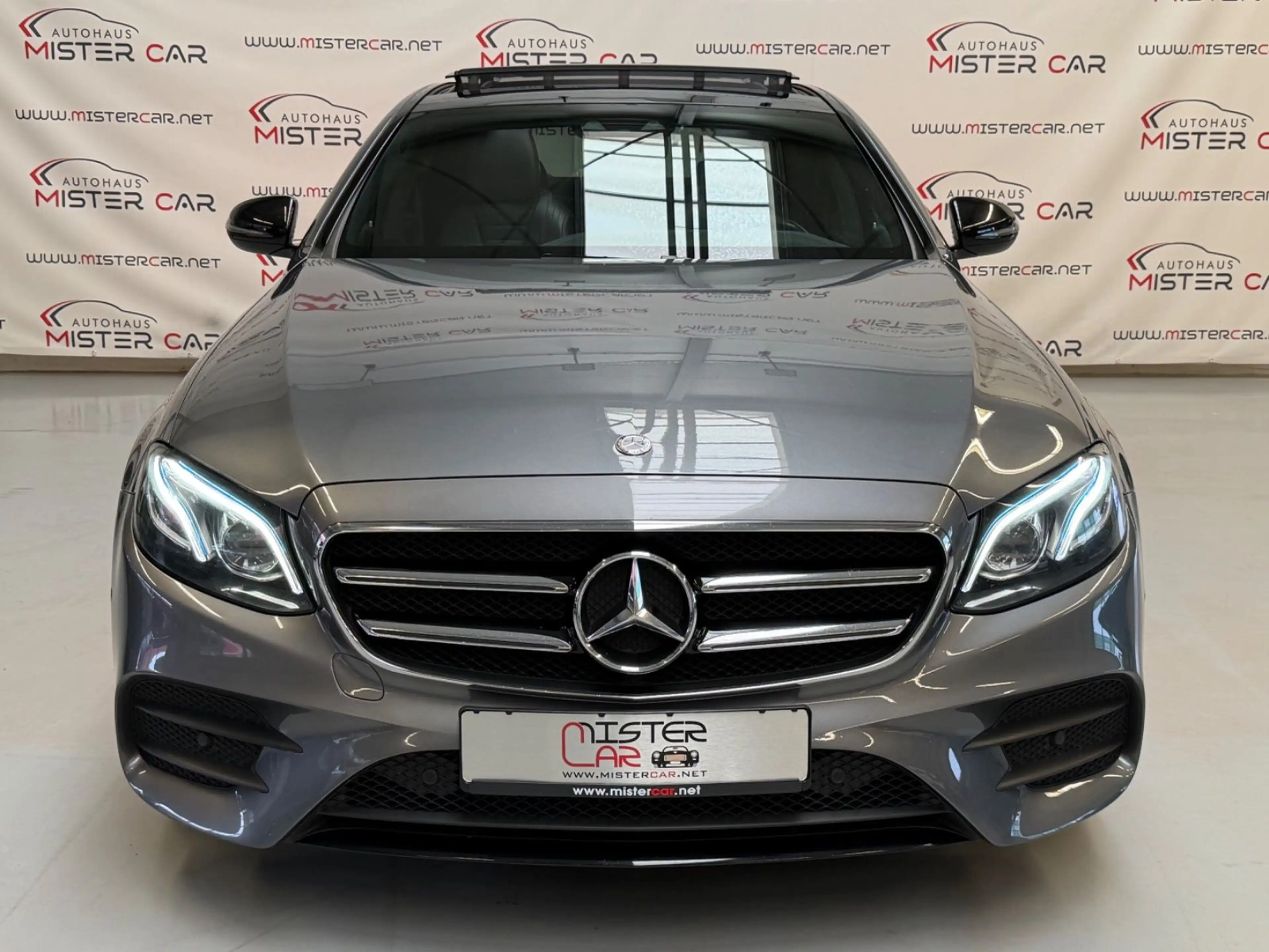Mercedes-Benz E 400 4M AMG LINE WIDE/PANO/MULTIBEA/LUFT/HUD/20 — photo 10