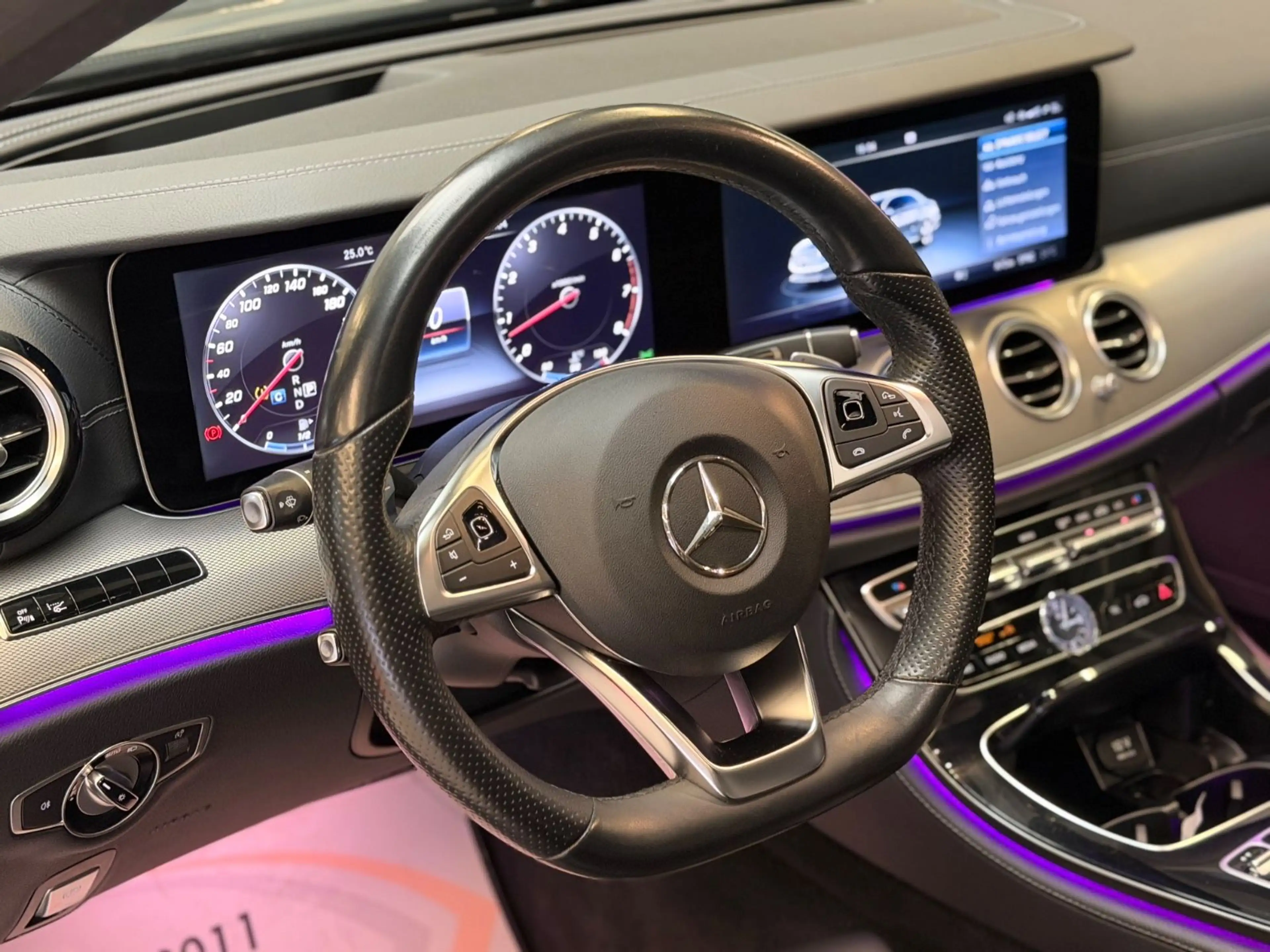 Mercedes-Benz E 400 4M AMG LINE WIDE/PANO/MULTIBEA/LUFT/HUD/20 — photo 12