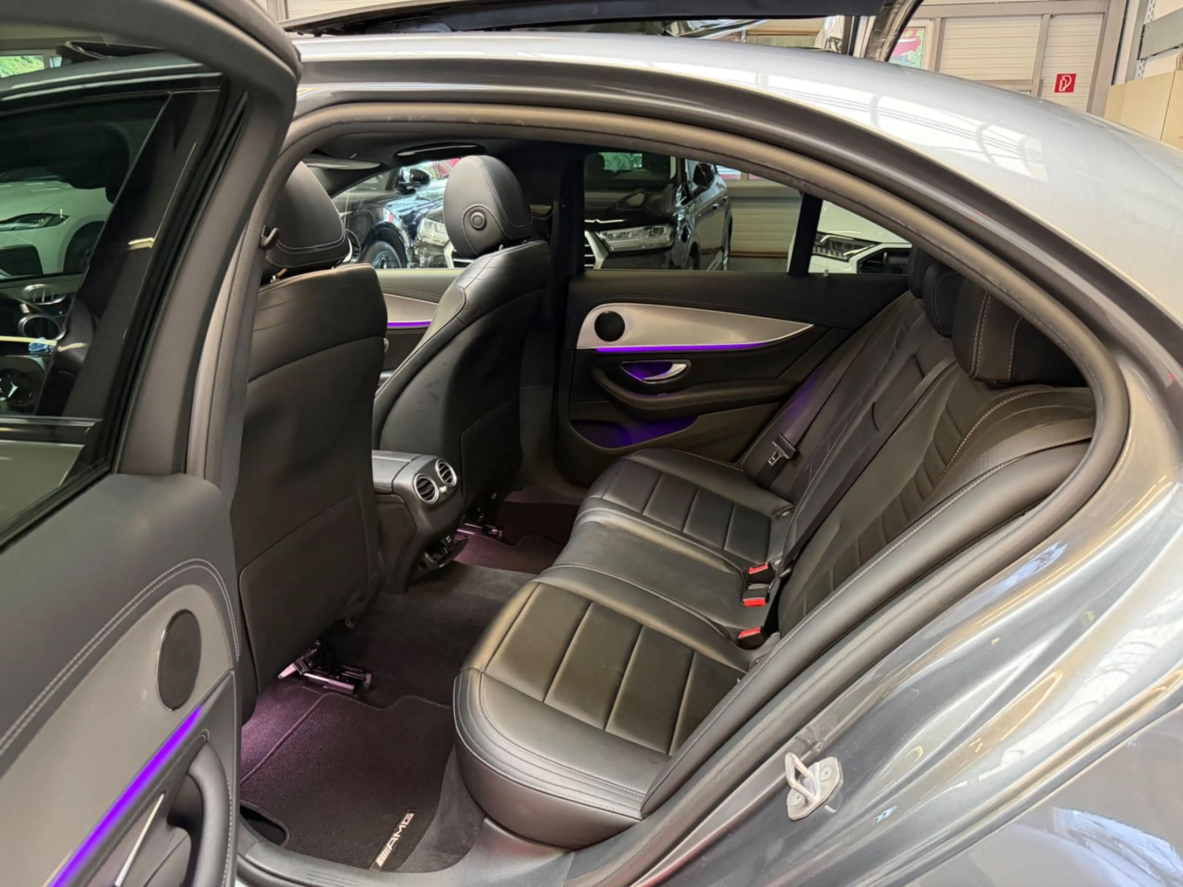 Mercedes-Benz E 400 4M AMG LINE WIDE/PANO/MULTIBEA/LUFT/HUD/20 — photo 15