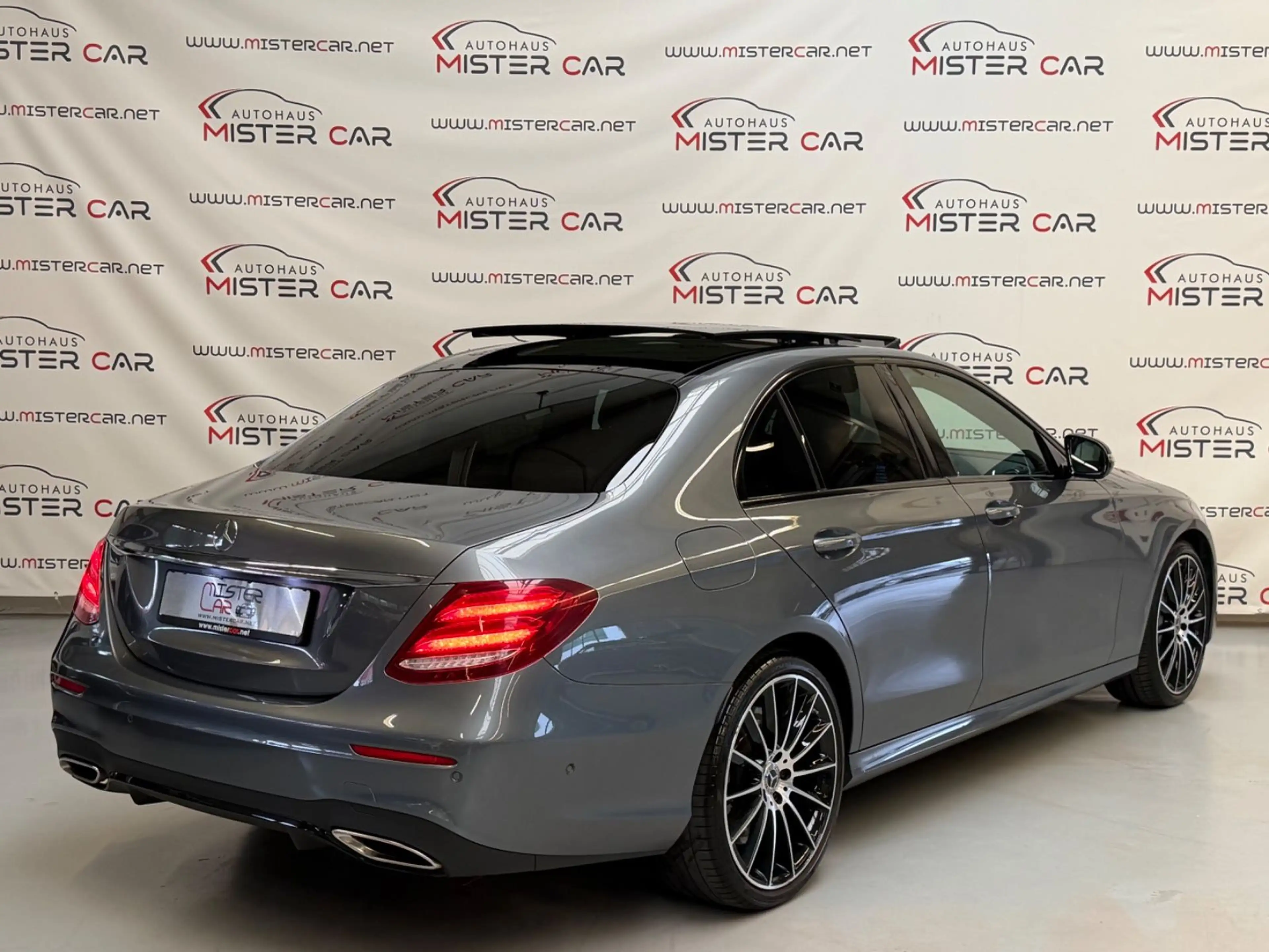 Mercedes-Benz E 400 4M AMG LINE WIDE/PANO/MULTIBEA/LUFT/HUD/20 — photo 8
