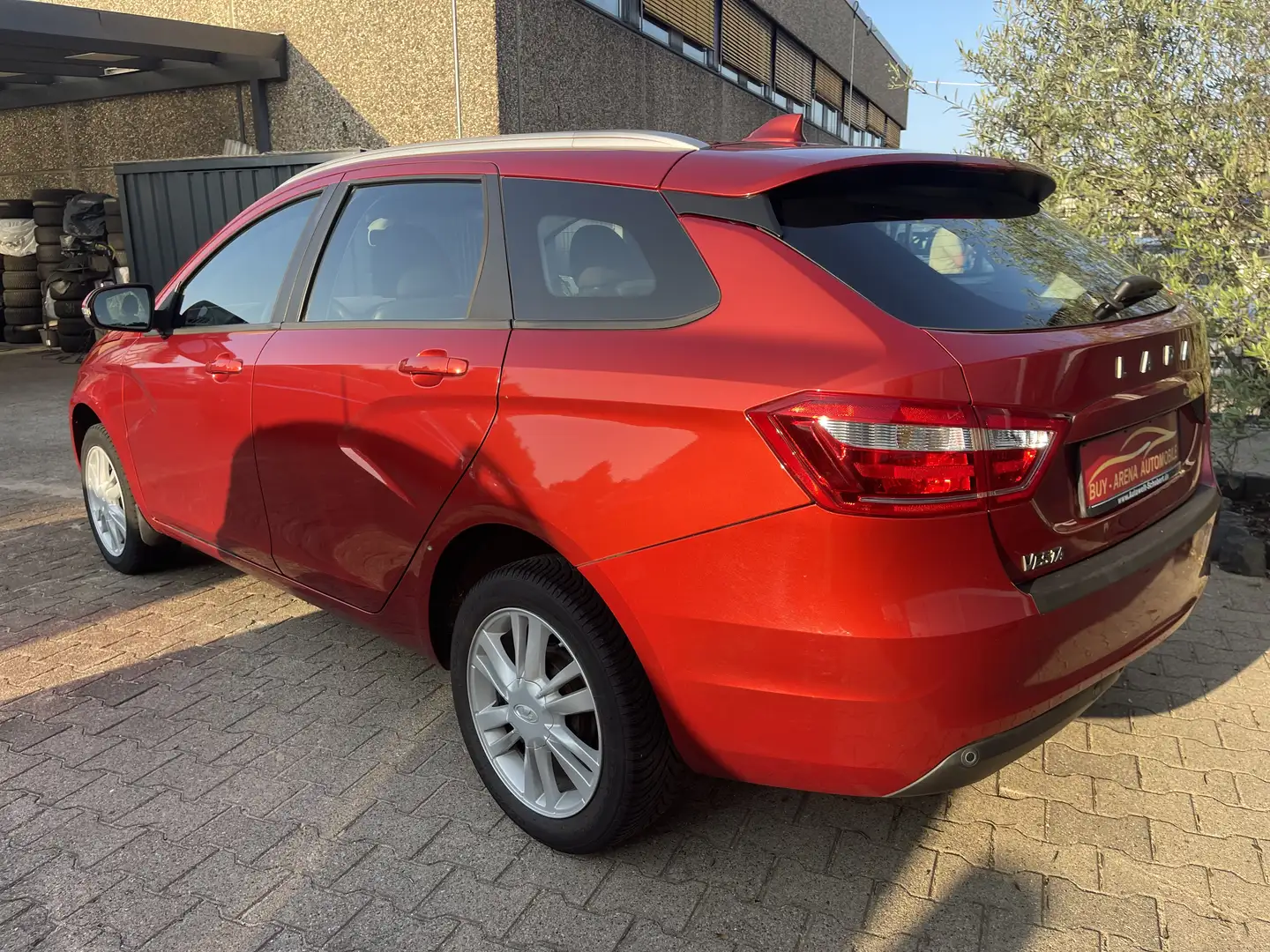 Lada Vesta 1.6 SW Kombi 1.Hand SHZ Tempo. Klimaaut. PDC Euro6 Rot - 2