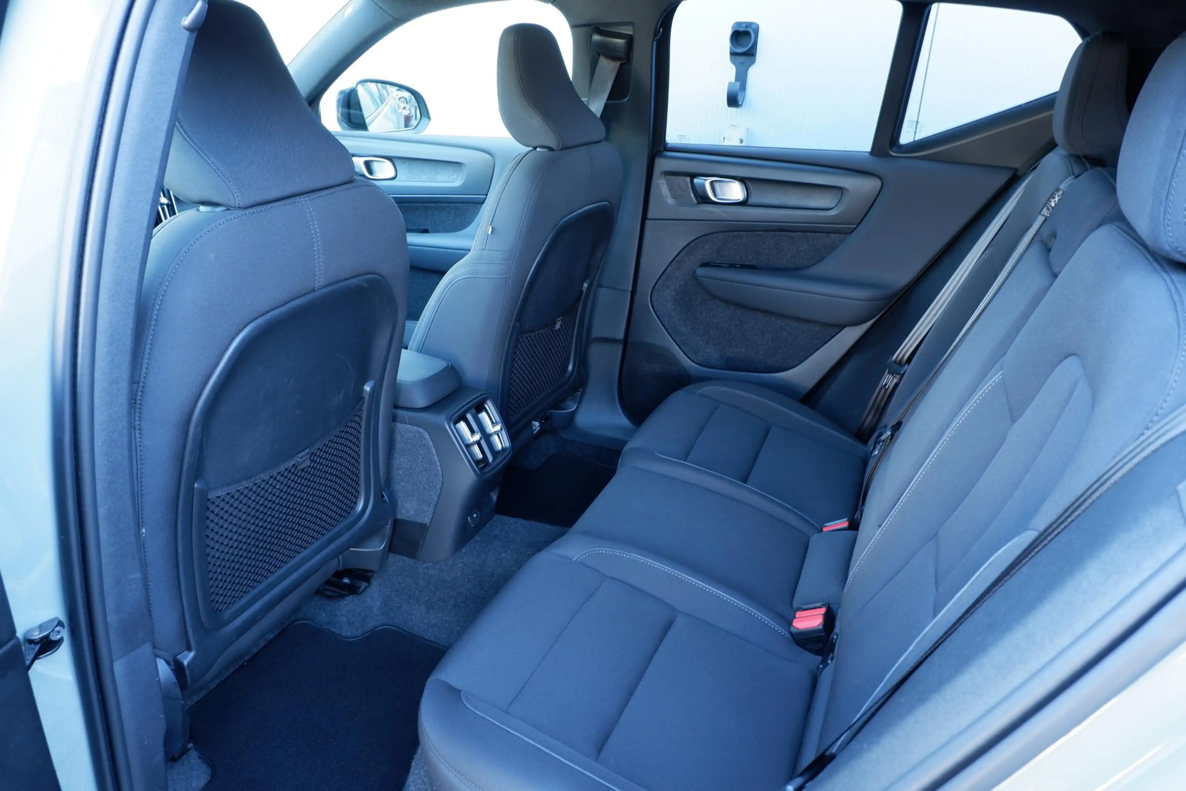 Volvo EX40 Single Motor Extended Range Core 82 kWh Adaptieve — photo 7
