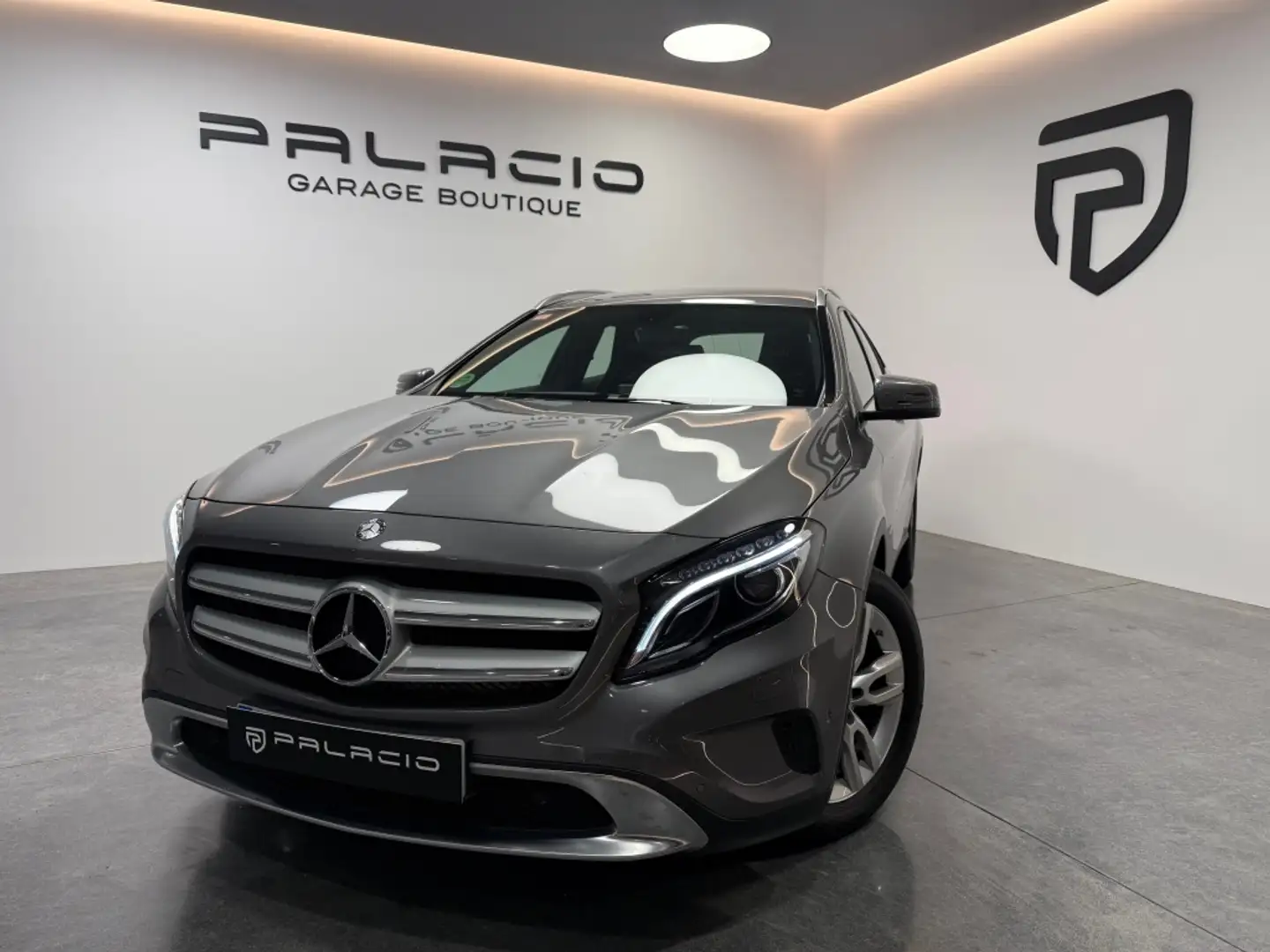 Mercedes-Benz GLA 220 220CDI AMG Line 4Matic 7G-DCT Gris - 2