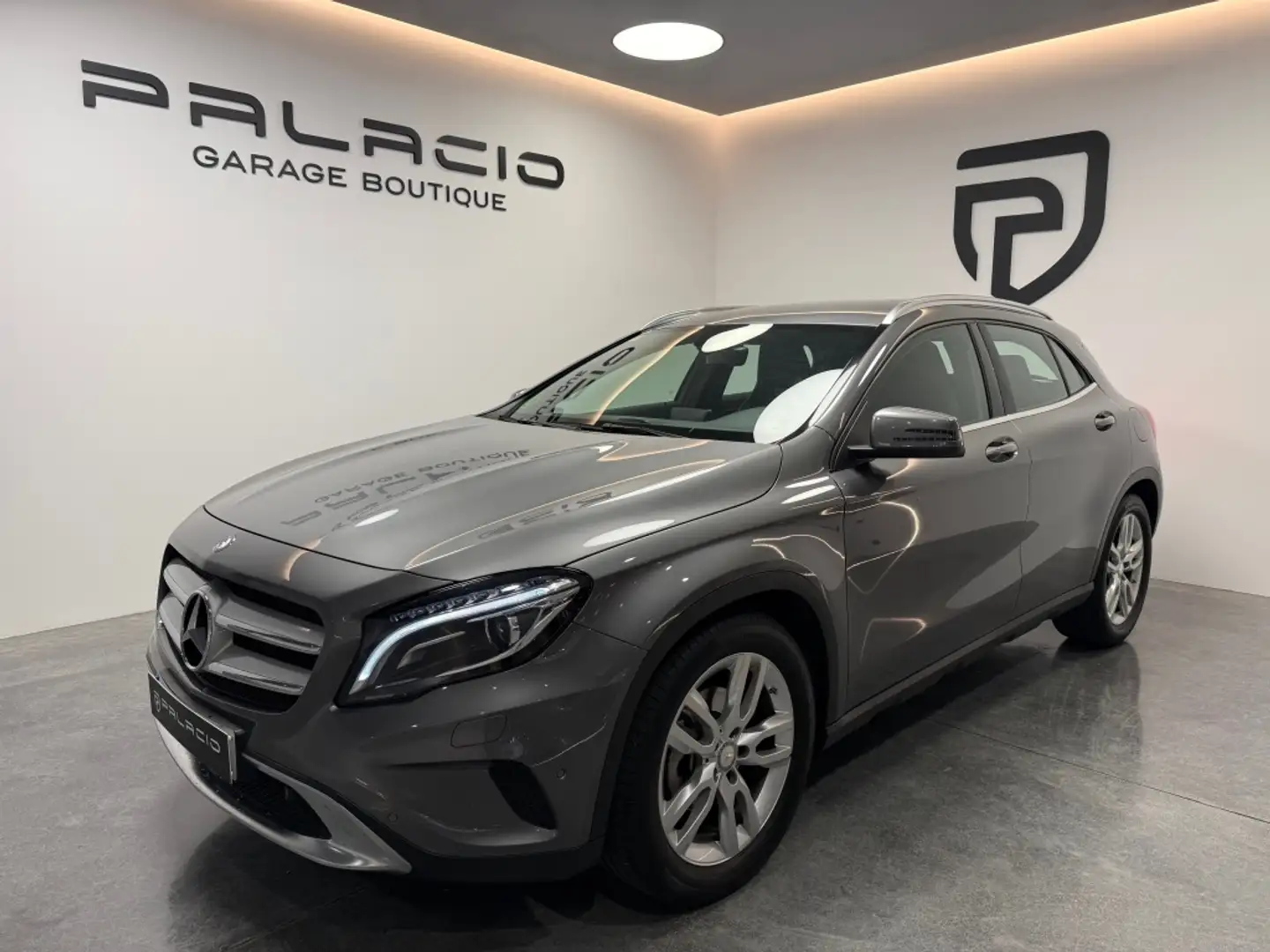 Mercedes-Benz GLA 220 220CDI AMG Line 4Matic 7G-DCT Gris - 1