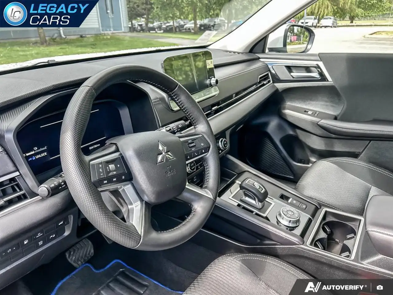 Mitsubishi Outlander снимка Mitsubishi Outlander