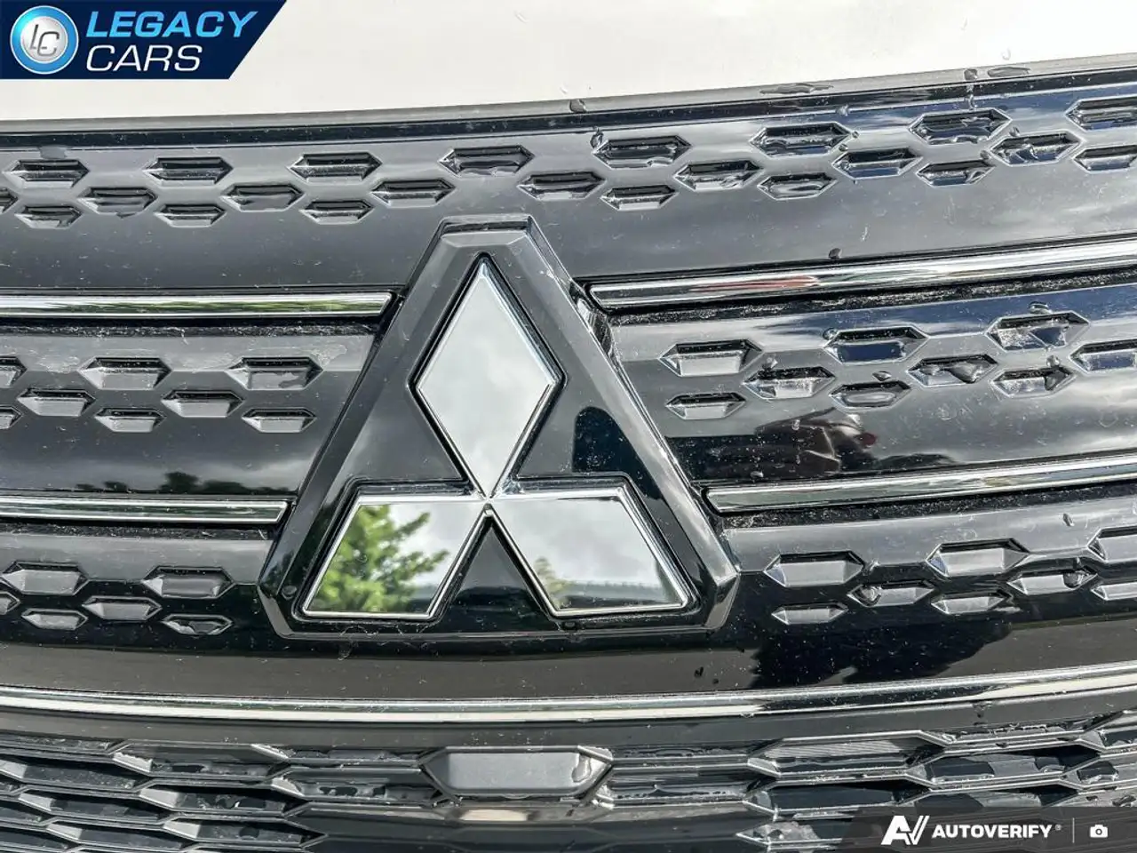 Mitsubishi Outlander снимка Mitsubishi Outlander
